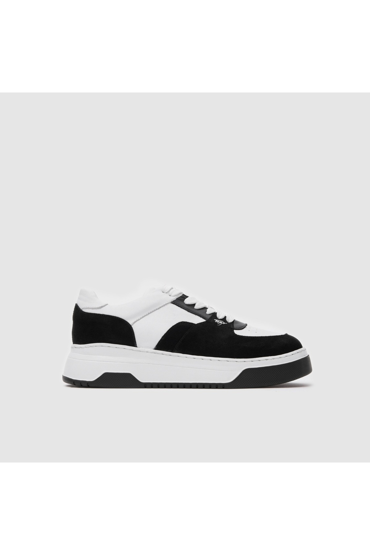 توگو کفش کتانی زنانه مشکی و سفید [060206]