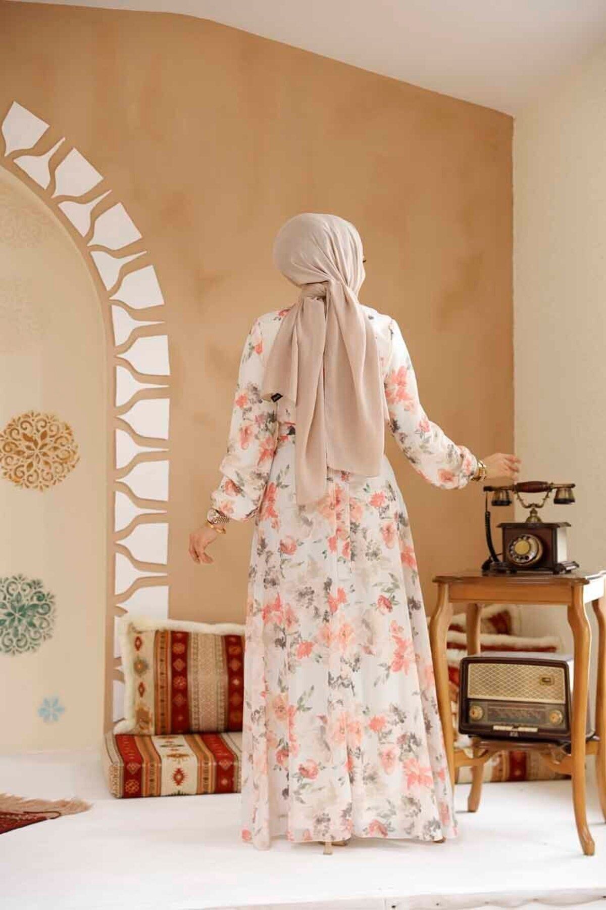 Neva Style-Φόρεμα Hijab εκρού με λουλούδια 27964E 4
