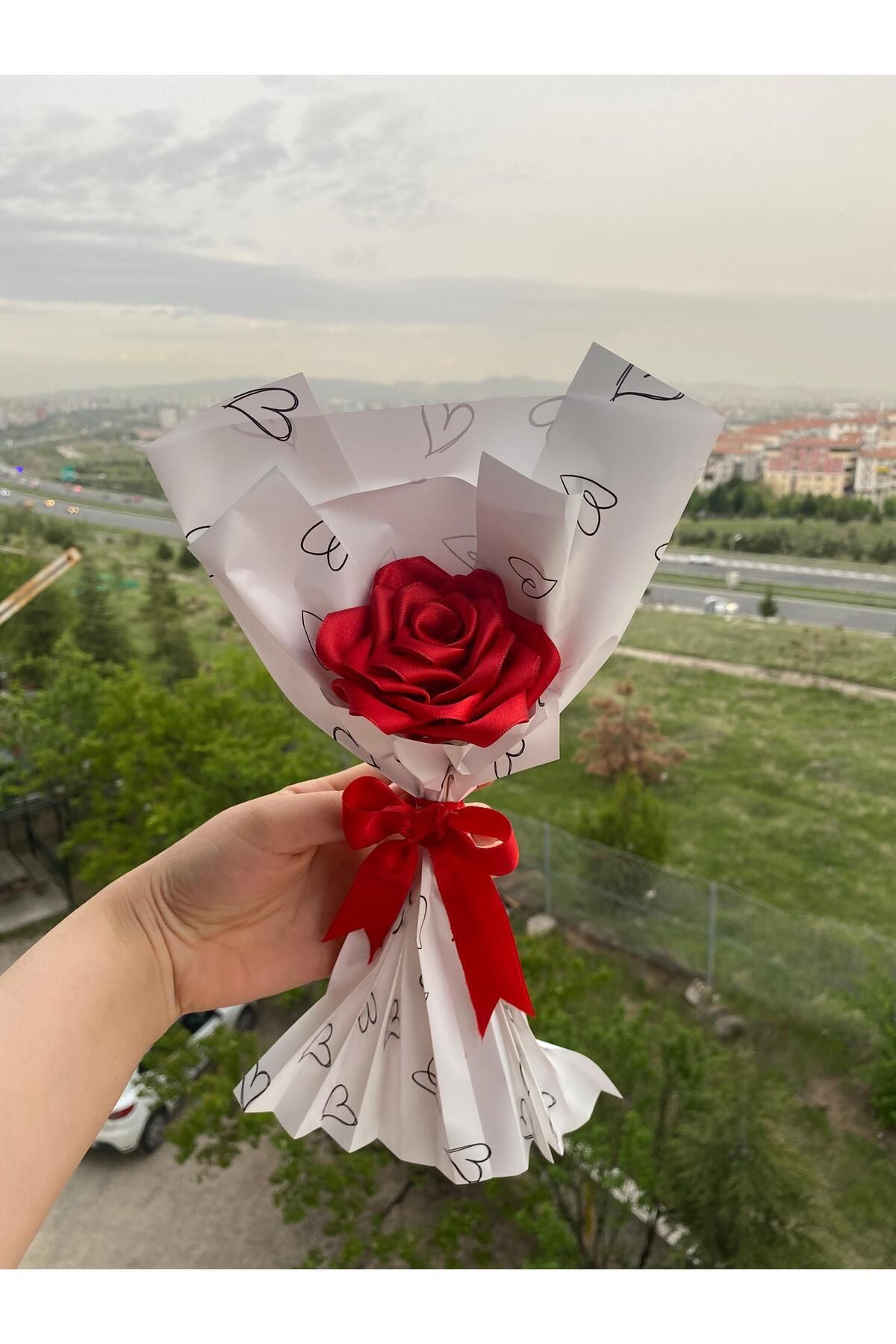 Elioure Kırmızı Solmayan Gül Buketi, Şık ve Kalıcı Sevgili Hediye Çiçekleri