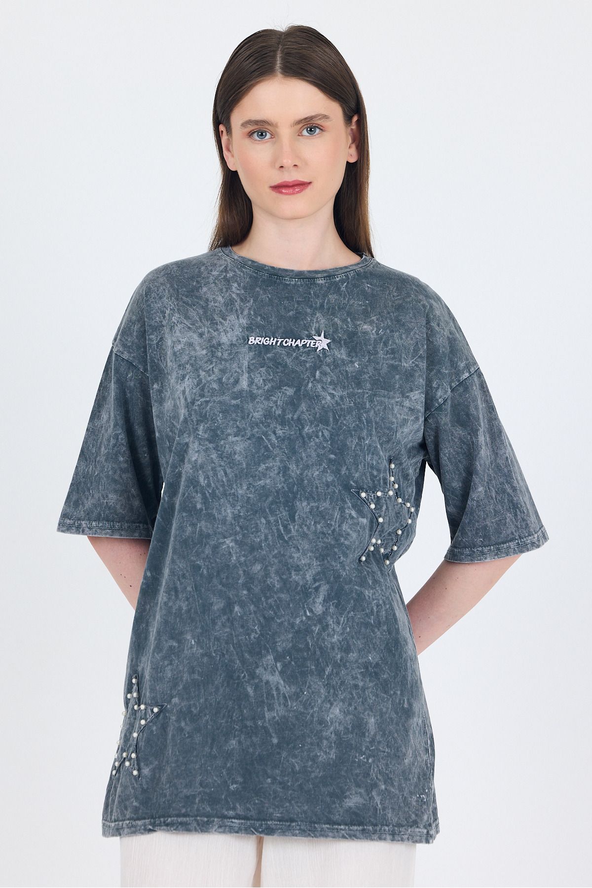 Rays Füme İnci Yıldız Nakışlı Oversize Tişört 253018