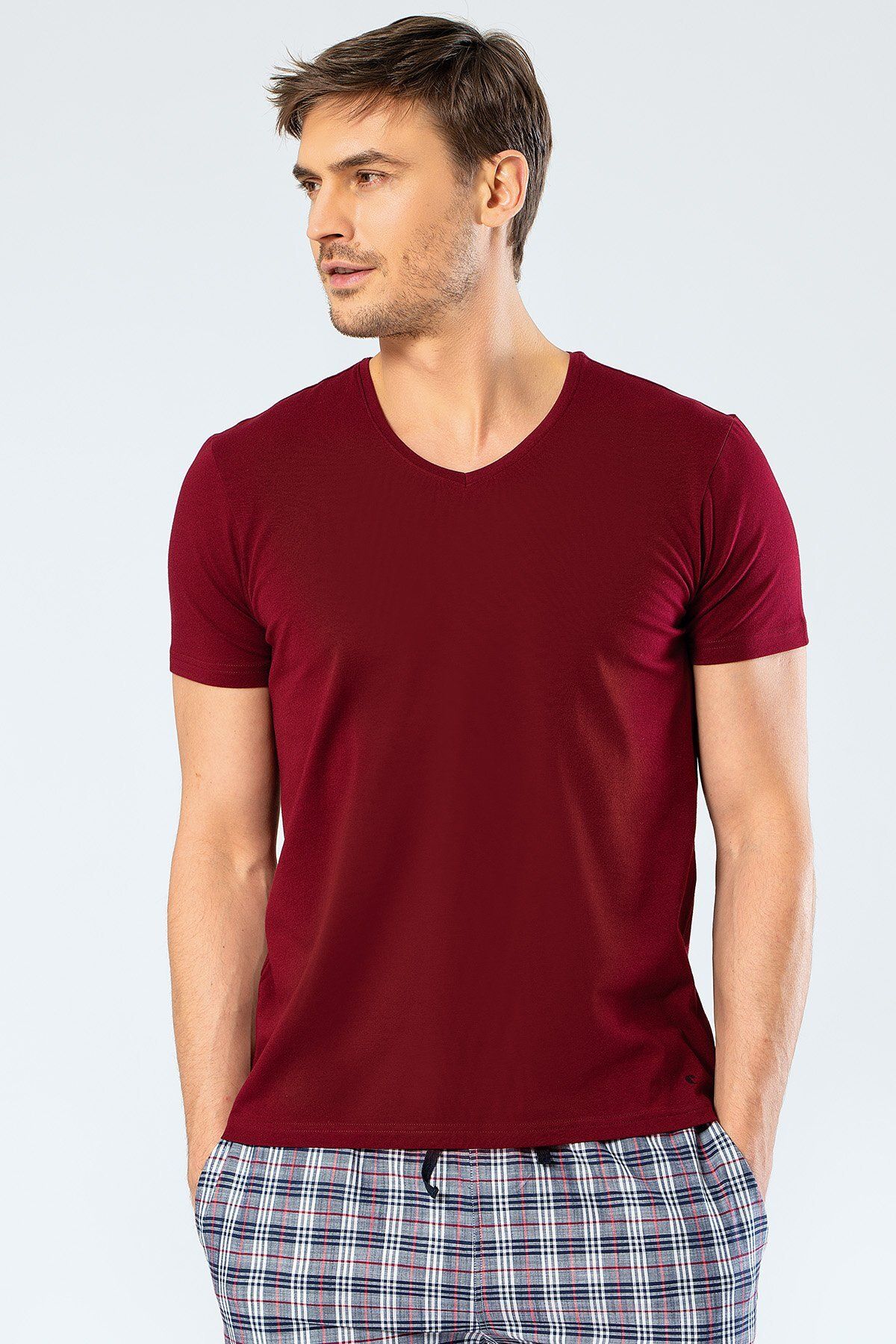 Cacharel Erkek Pamuklu V Yaka Kısakol T-shirt, %95 Pamuk %5 Likra