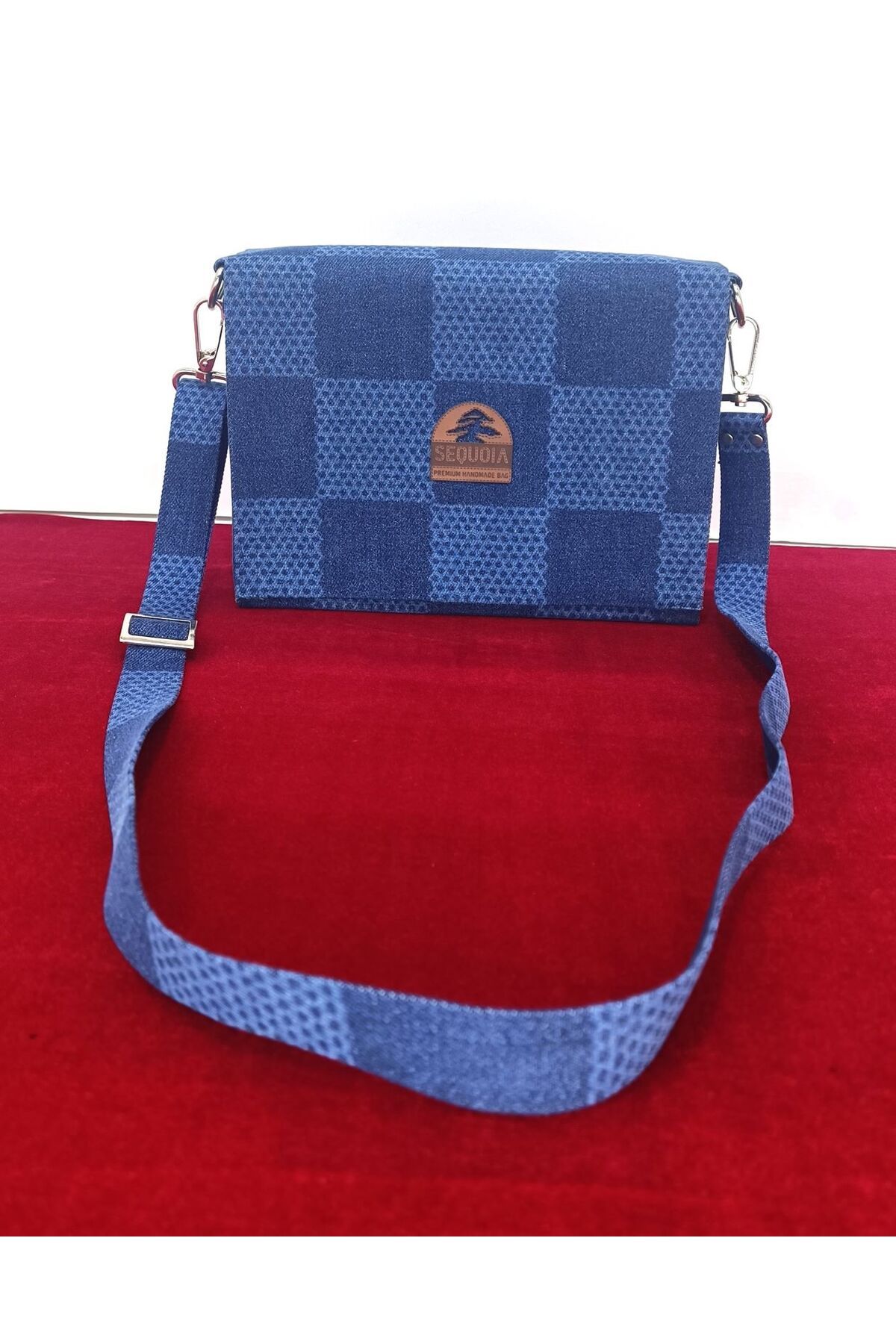 Sequoia Bags DENİM ÇANTA Büyük Piksel Desenli Lazer Efektli Kapaklı Denim Çanta BYPXLKPK108 Model