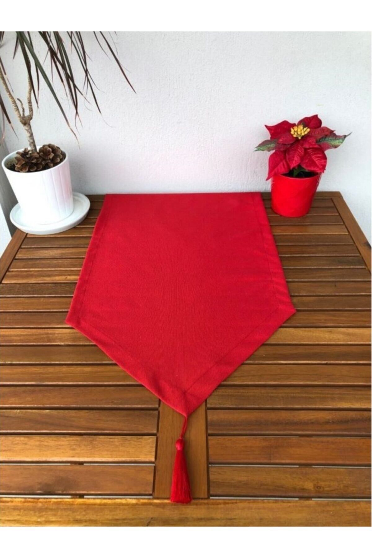 Elioure Kırmızı Üçgen Nano Kumaş Su Geçirmez ve Leke Tutmaz Runner 40x150 cm