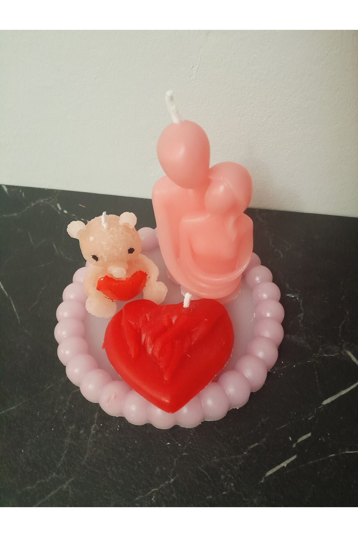 Elioure Kırmızı renkli şık mum ve kandil seti, sıcaklık ve estetik sağlar