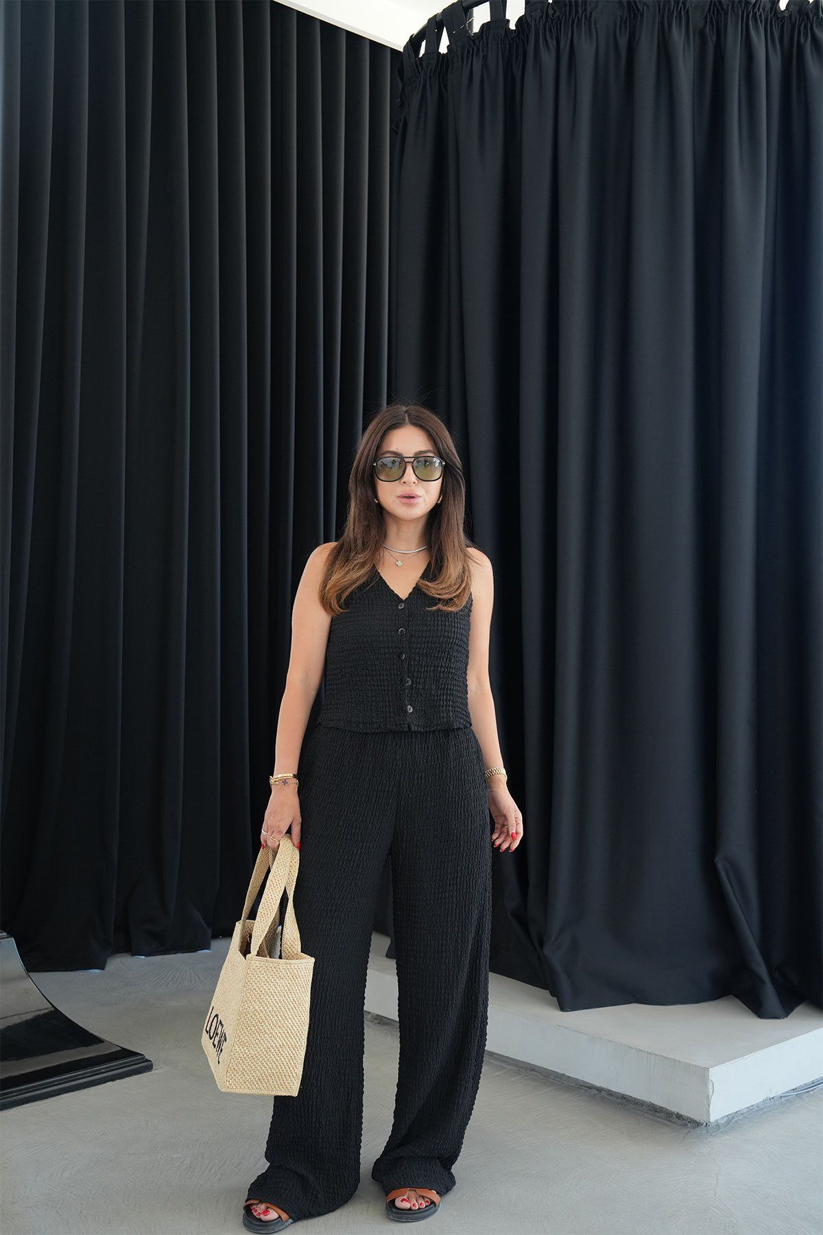 Özge Özgenç Dokulu Örme Bluz Pantolon Takım