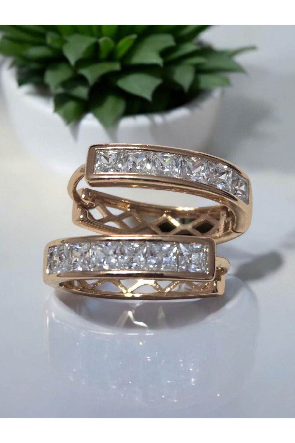 Erkçe Takı Xuping Taşlı Oval Rose Küpe 18k