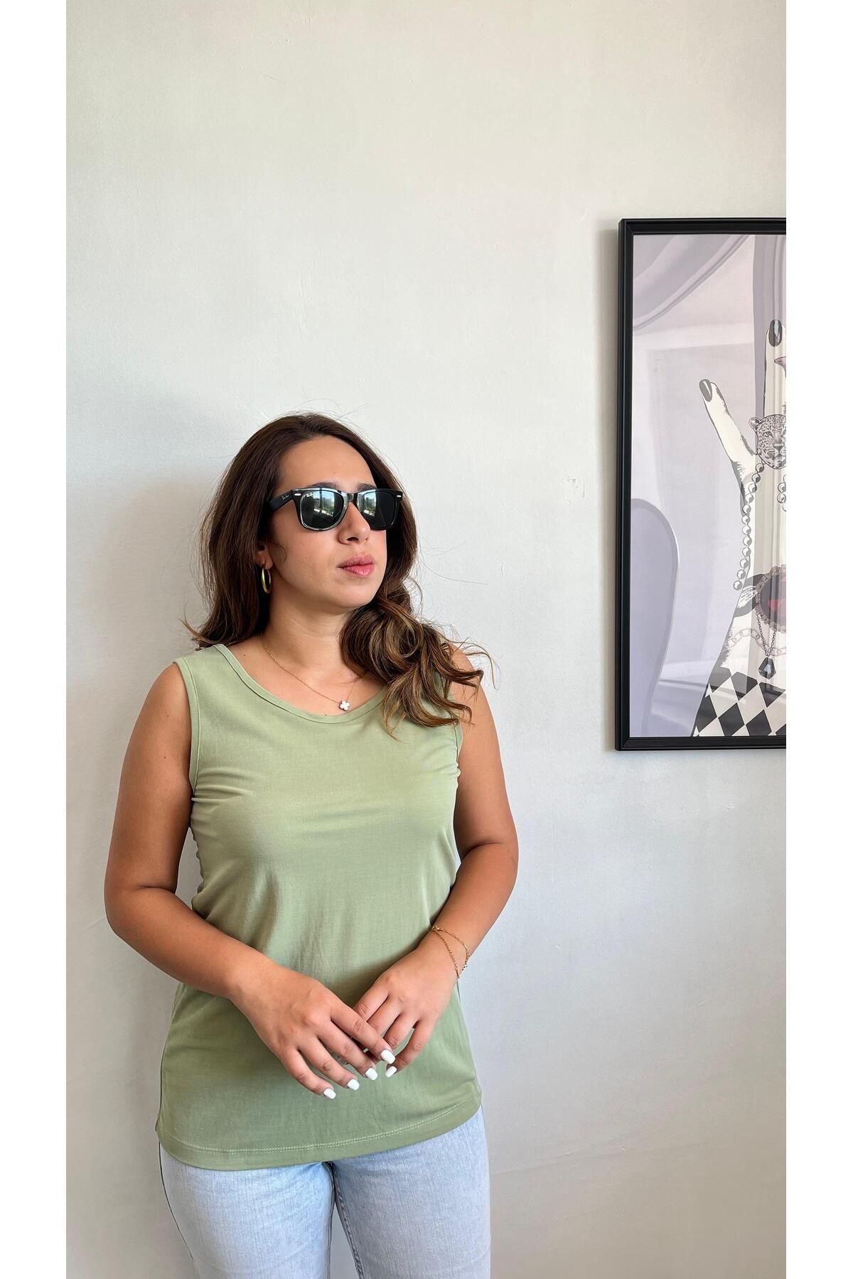 Gizybutik Kalın Askılı Yumuşak Doku Bluz
