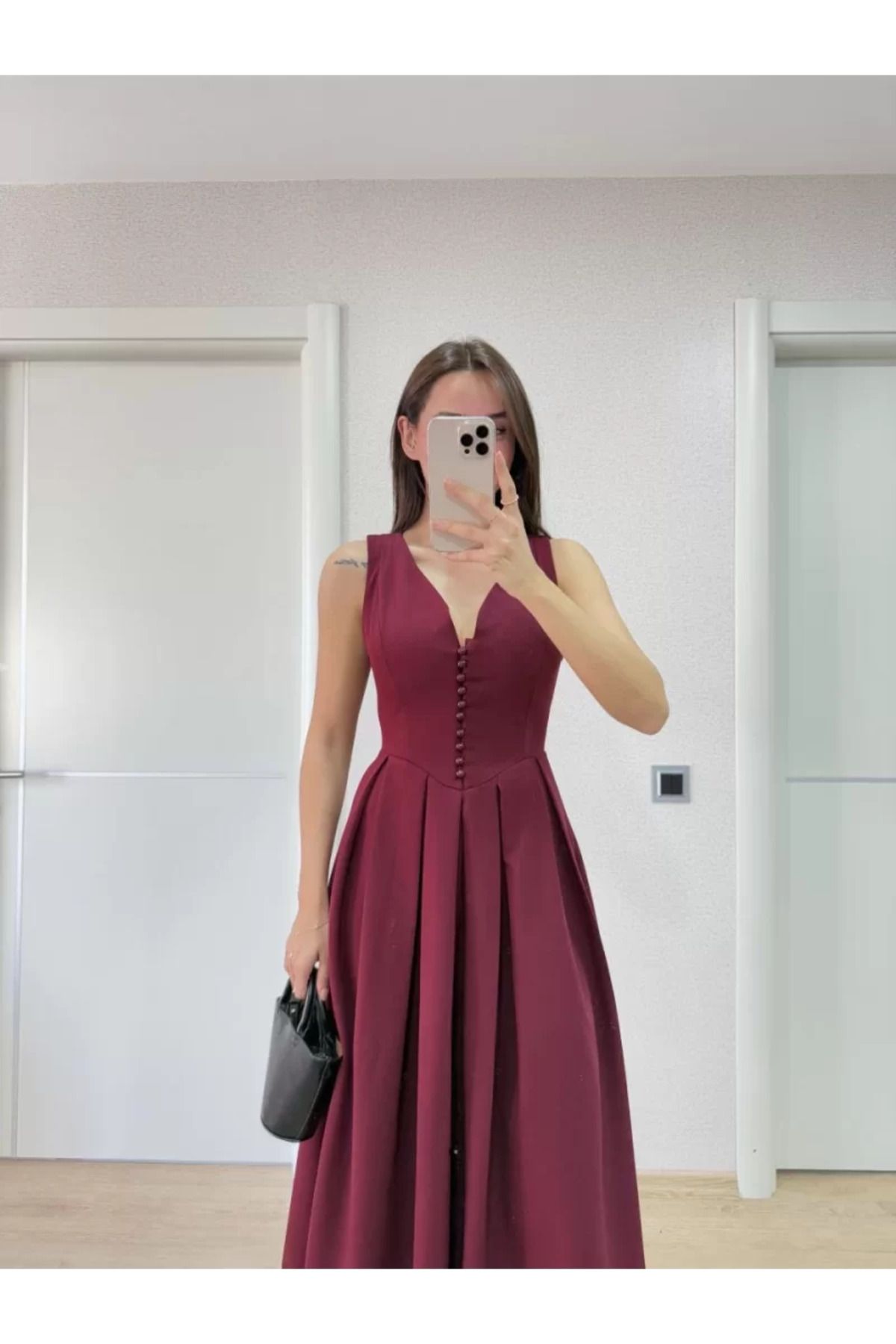 ruum fashions V yaka Krep Arka Ön Pens Detaylı Uzun Kolsuz Elbise