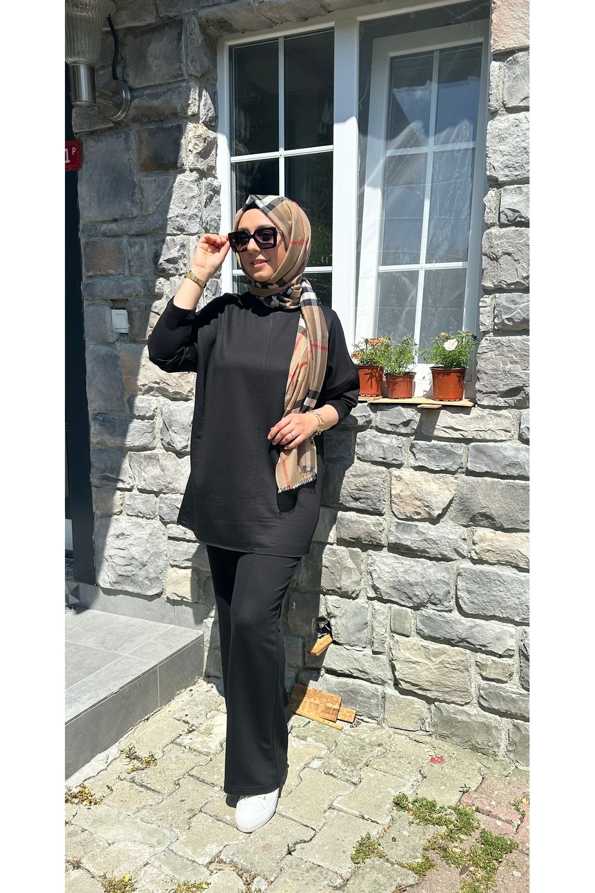Tuğba Sarı Modal Kumaş Siyah Takım