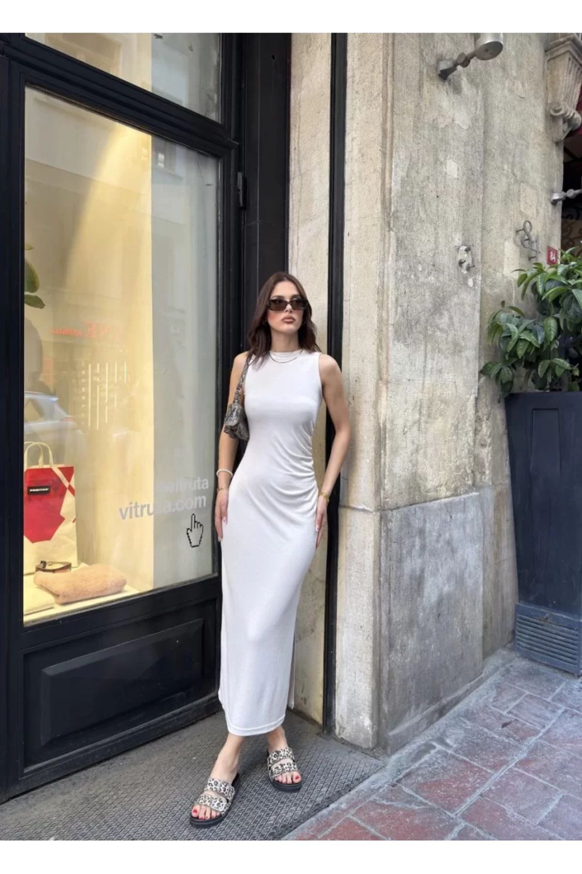 ruum fashions Yumuşak Dokulu Kumaş Bisiklet Yaka Sıfır Kolsuz Yırtmaçlı Uzun Elbise