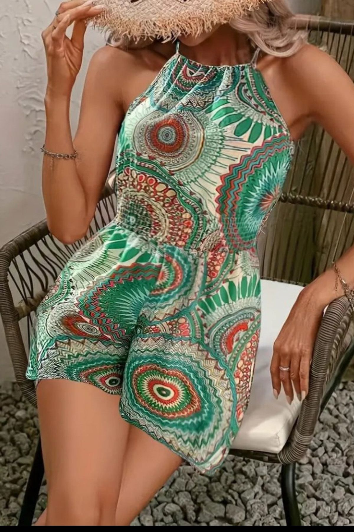 ESSFASIHON Omuzlardan Açık Boyun Arkasından Bağlamalı Beli Latikli Desenli Kısa Tulum