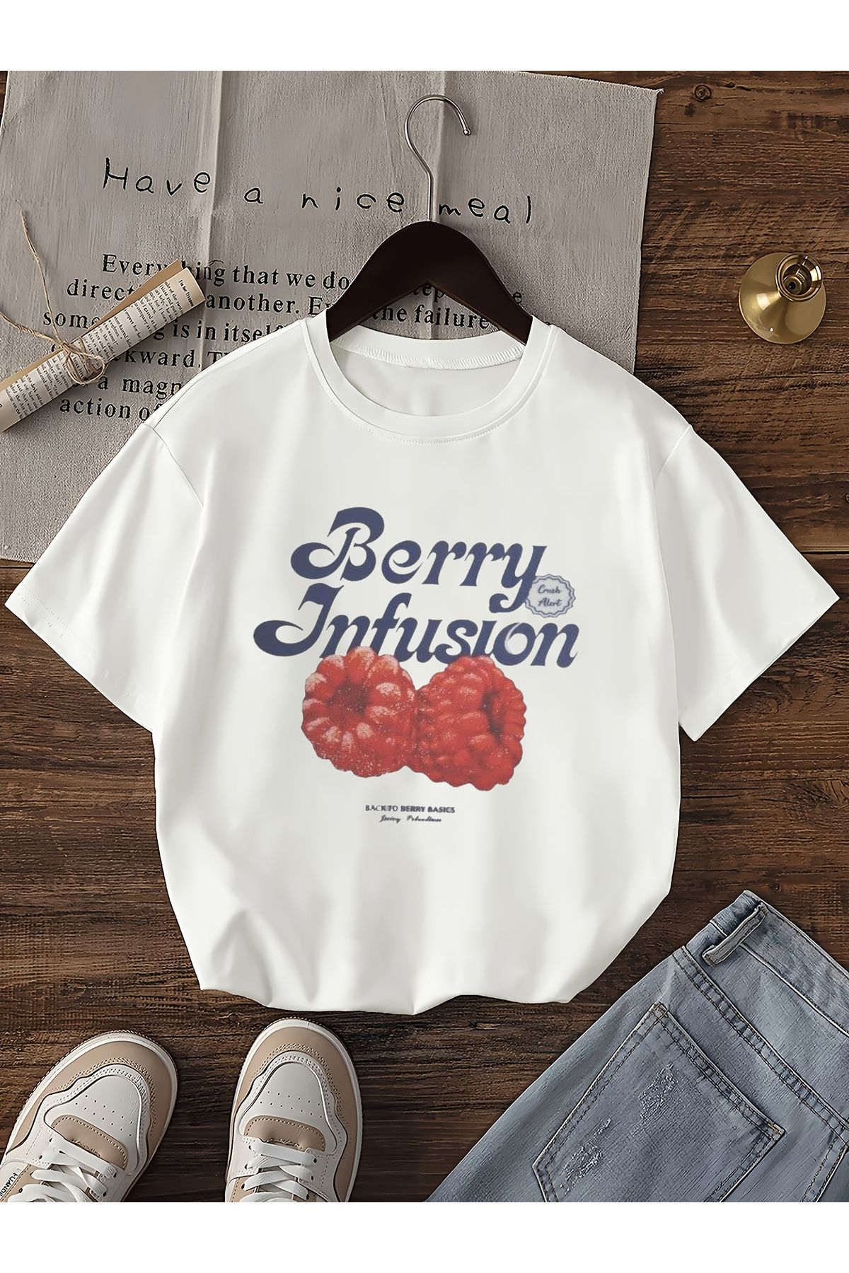 Let's Wear Berry Infusion Baskılı Bisiklet Yakalı Erkek Kadınlar Için Tshirt