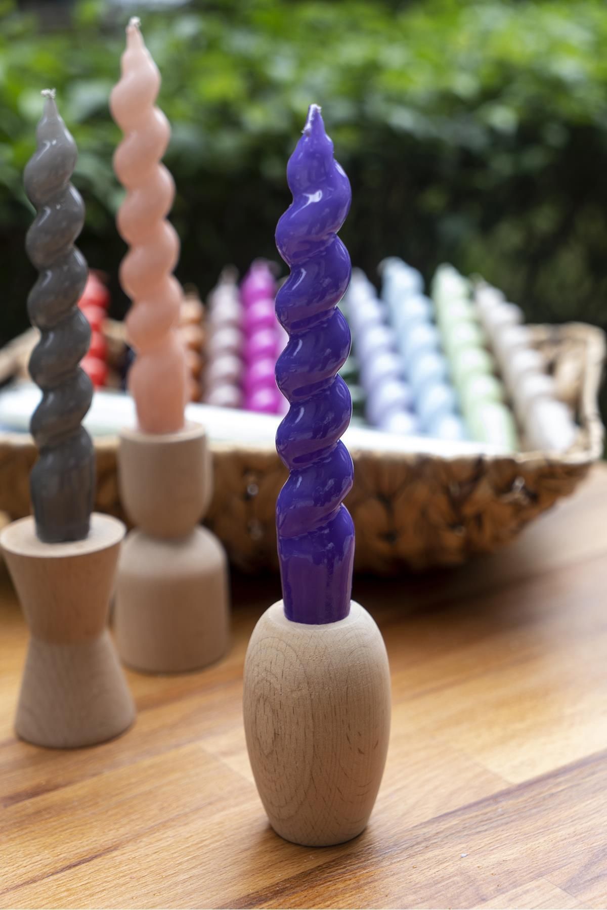 Elioure Mor Spiral Şamdan Mum, şık ve zarif dekoratif mum seçeneği