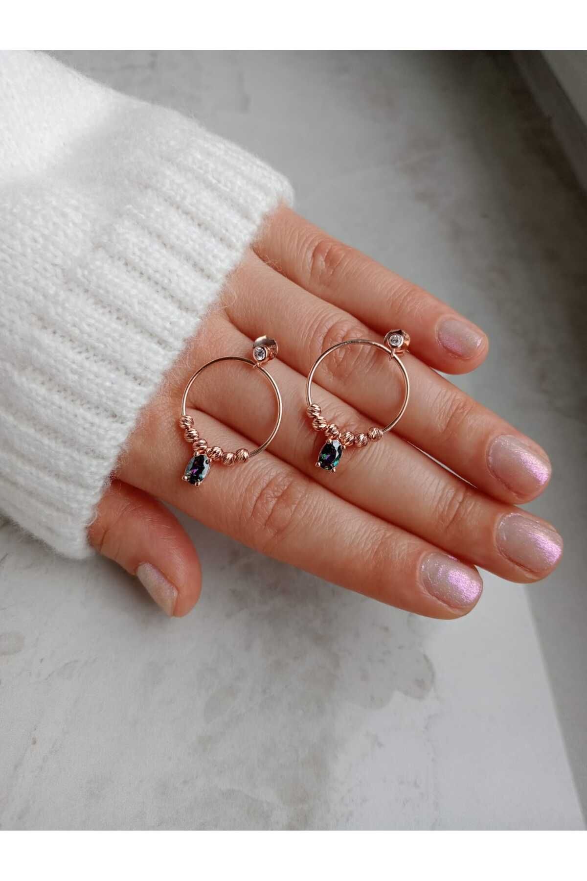 GÜMÜŞ Papila Silver Mistik Topaz & Beyaz Zirkon Taşlı Rose Dorika Toplu Çivili Gümüş Halka Küpe