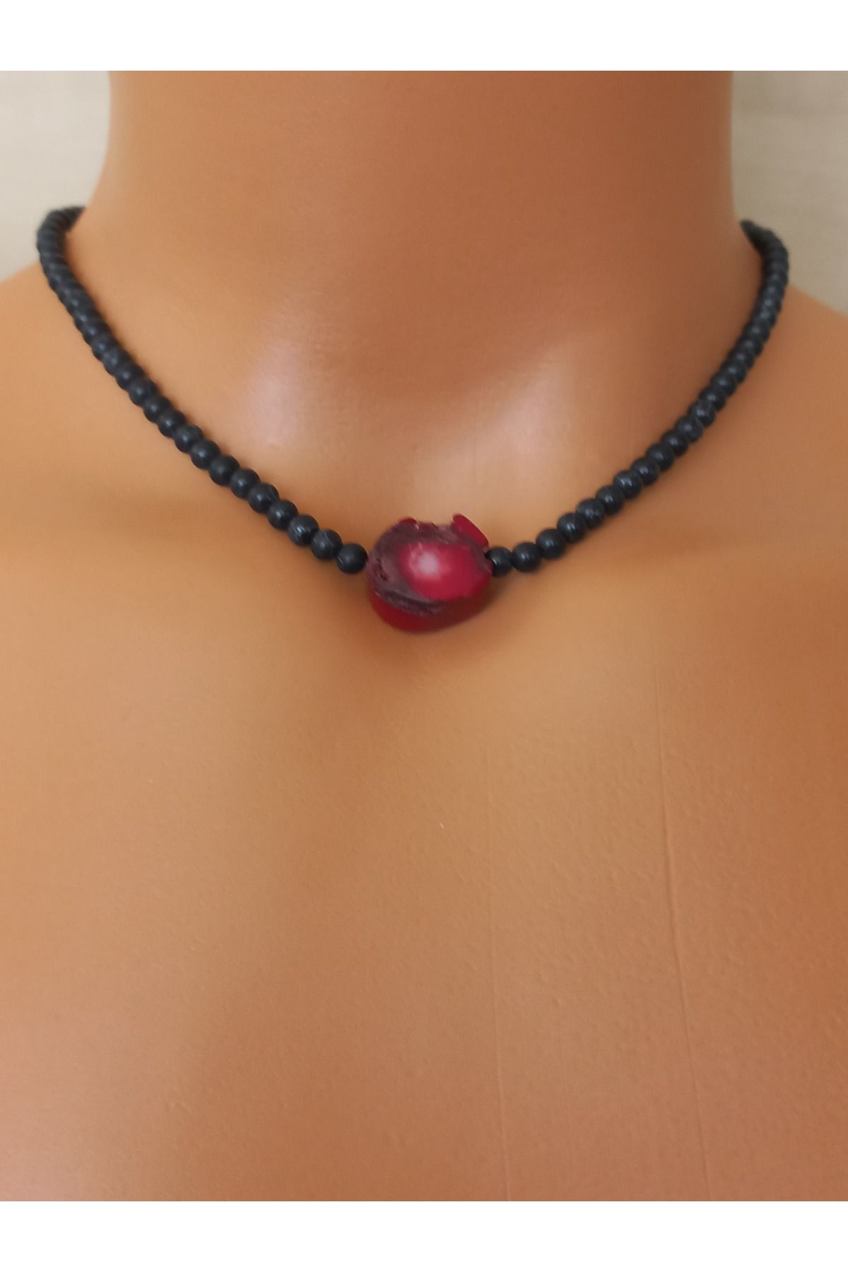 LemaStone Kırmızı mercan ve siyah havlit taşlı kolye