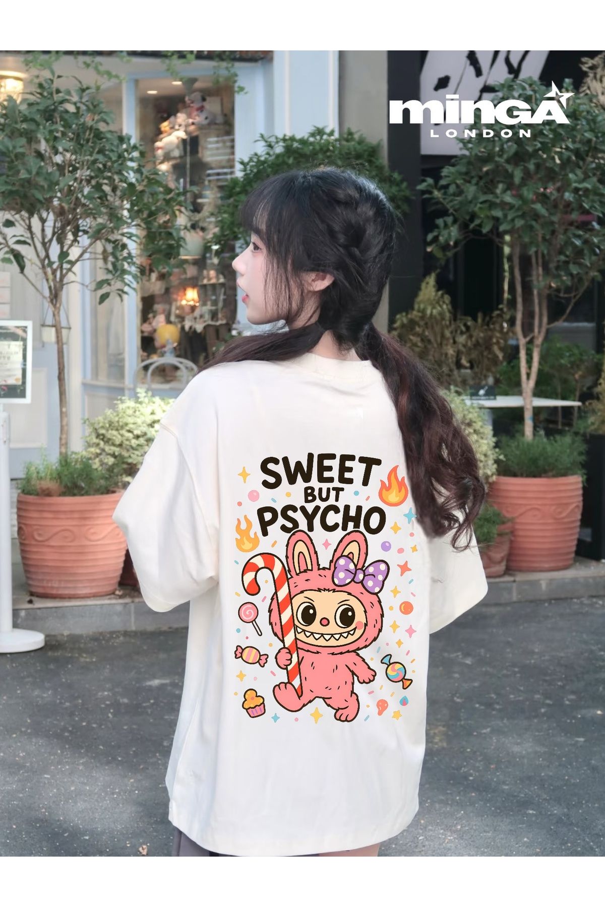 Minga London Bej Labubu Sweet But Psycho Baskılı Oversize Tshirt -Minga London