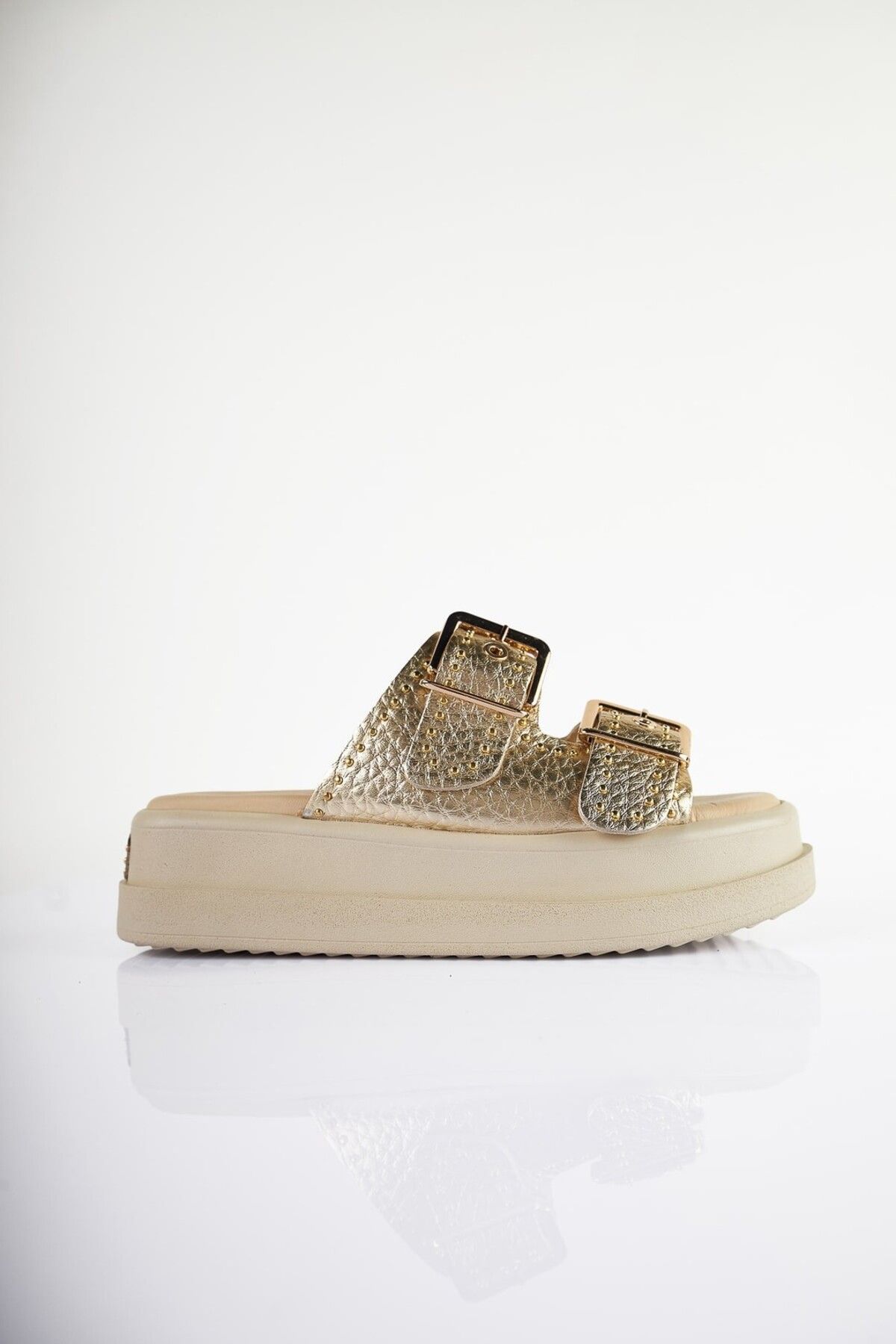 SU SHOE BOUTIQUE NO85 Altın Hakiki Deri Çift Tokalı Dolgu Topuklu Terlik