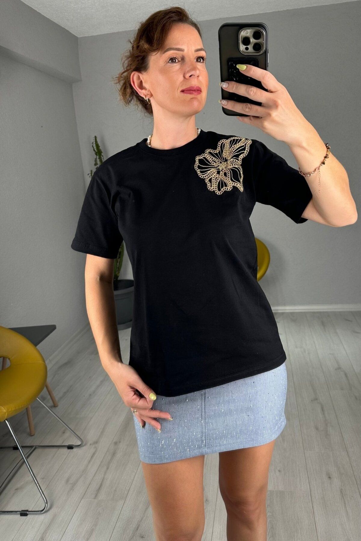 lady special İpek Nakış Detaylı Tişört