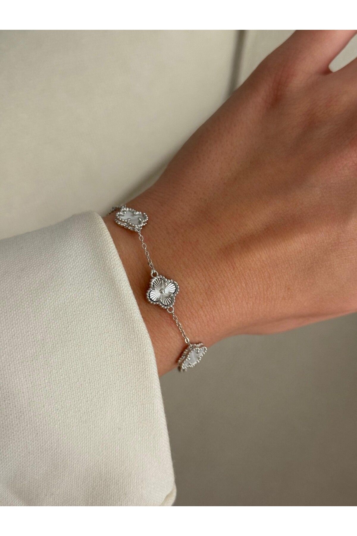 illys Silver Özel Seri Cleef Model Sedefli İthal Kaplama Yonca Bileklik