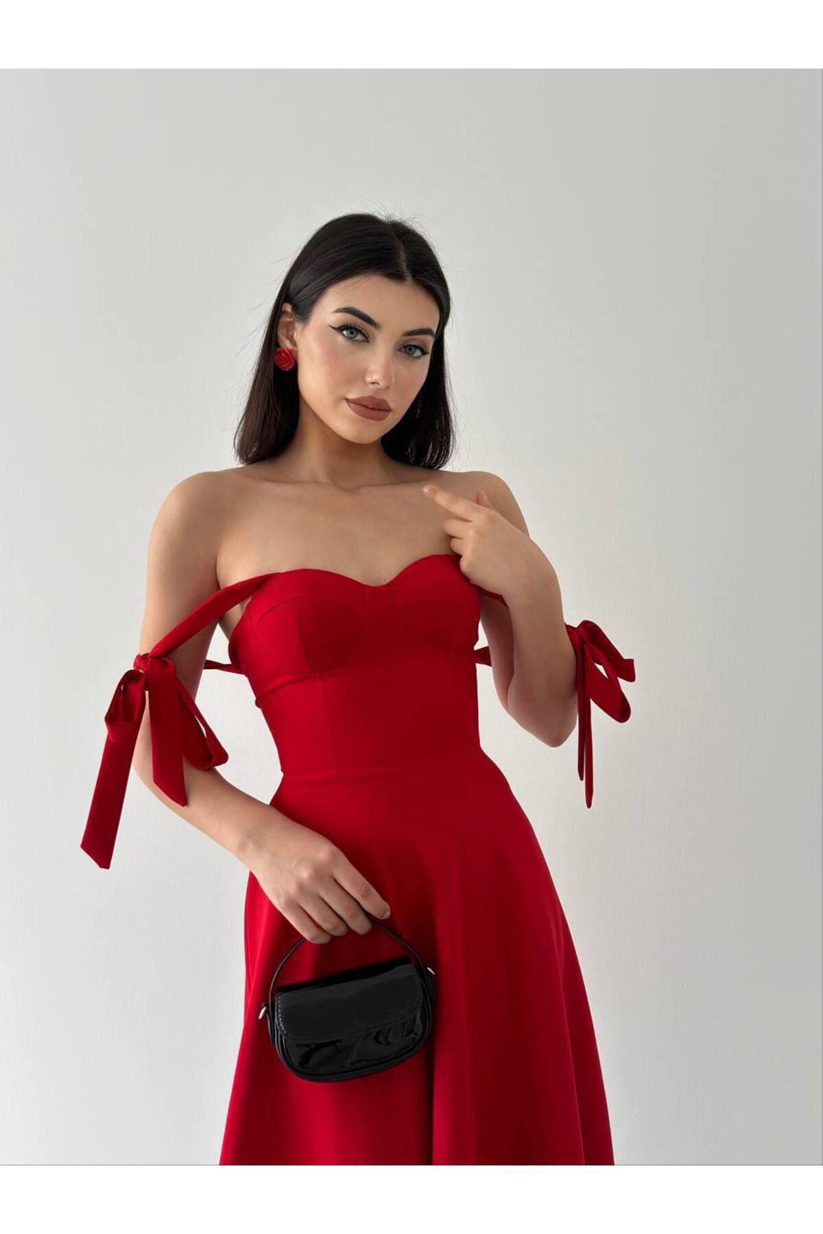 ETİKAFASHION Kalp Yaka Fiyonk Askılı Kloş Midi Elbise