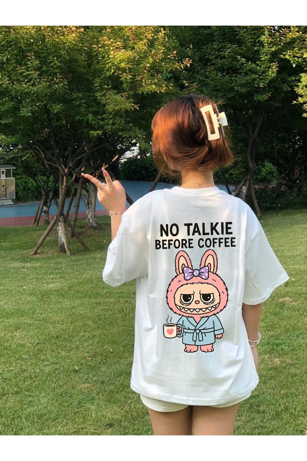 Minga London Beyaz Labubu Tired Baskılı Oversize Tshirt -Minga London
