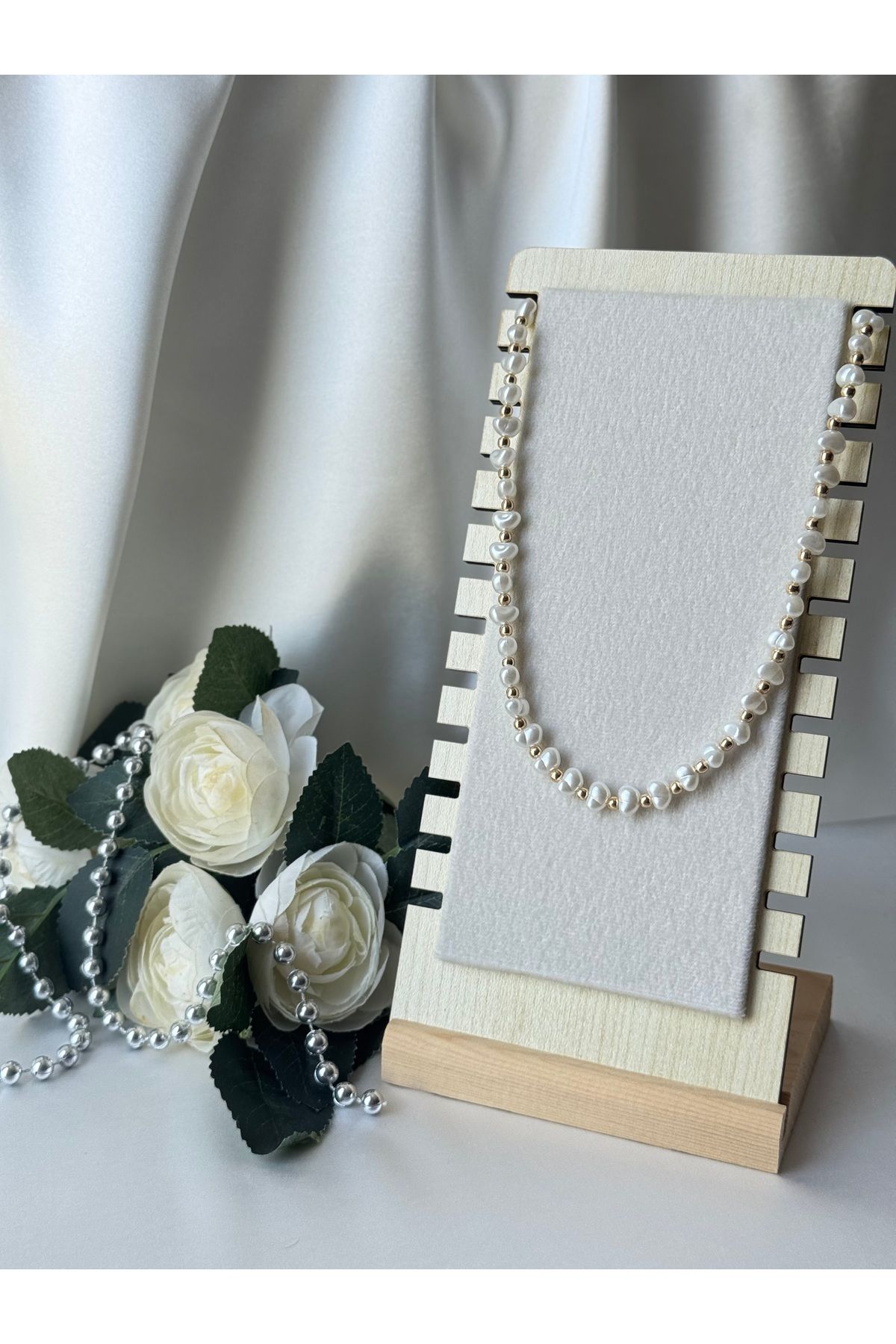 FASHİON JEWELRY Yamuk İncili ve Altın Renkli Boncuklu Uzatma Detaylı Bijuteri Kolye
