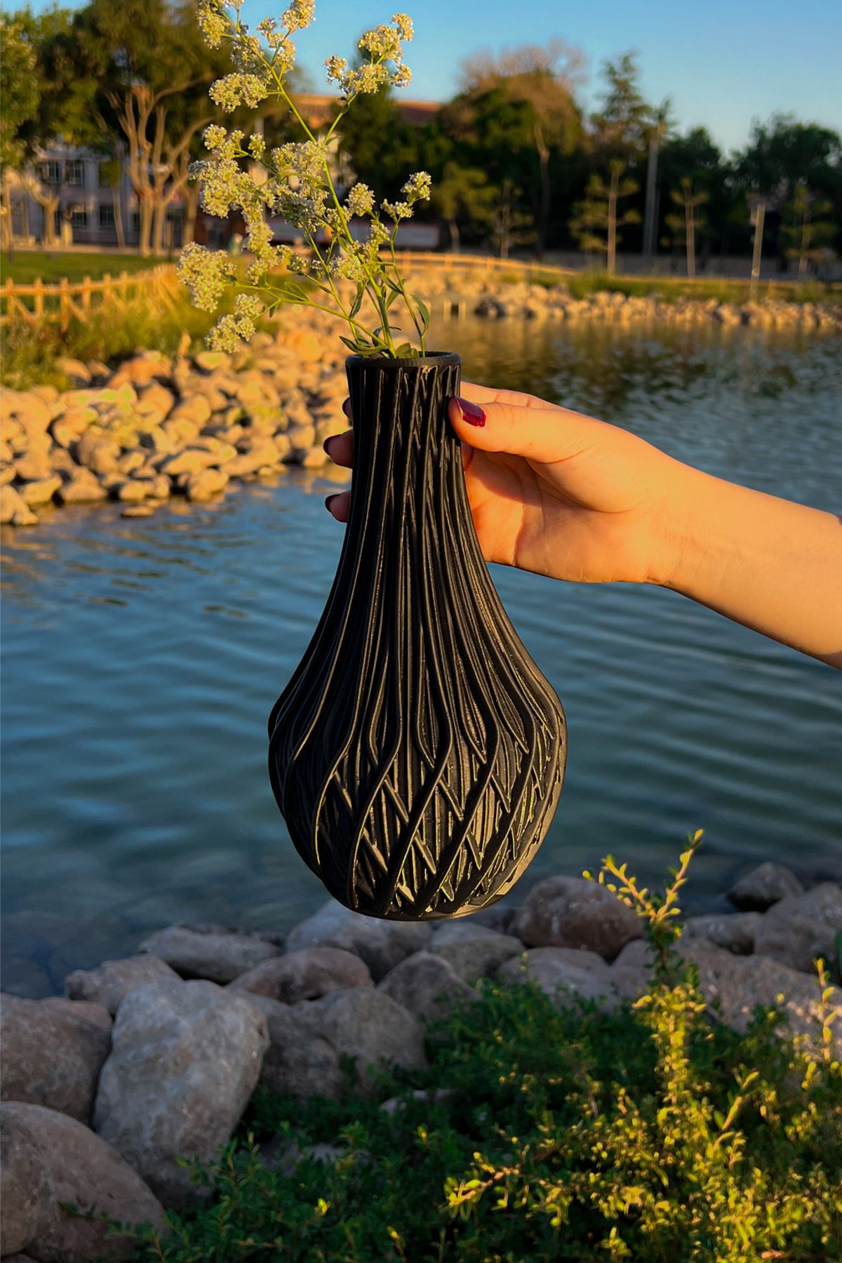 MİLSO Modern Detaylı Tasarım Siyah Vazo - Dekoratif 23 cm
