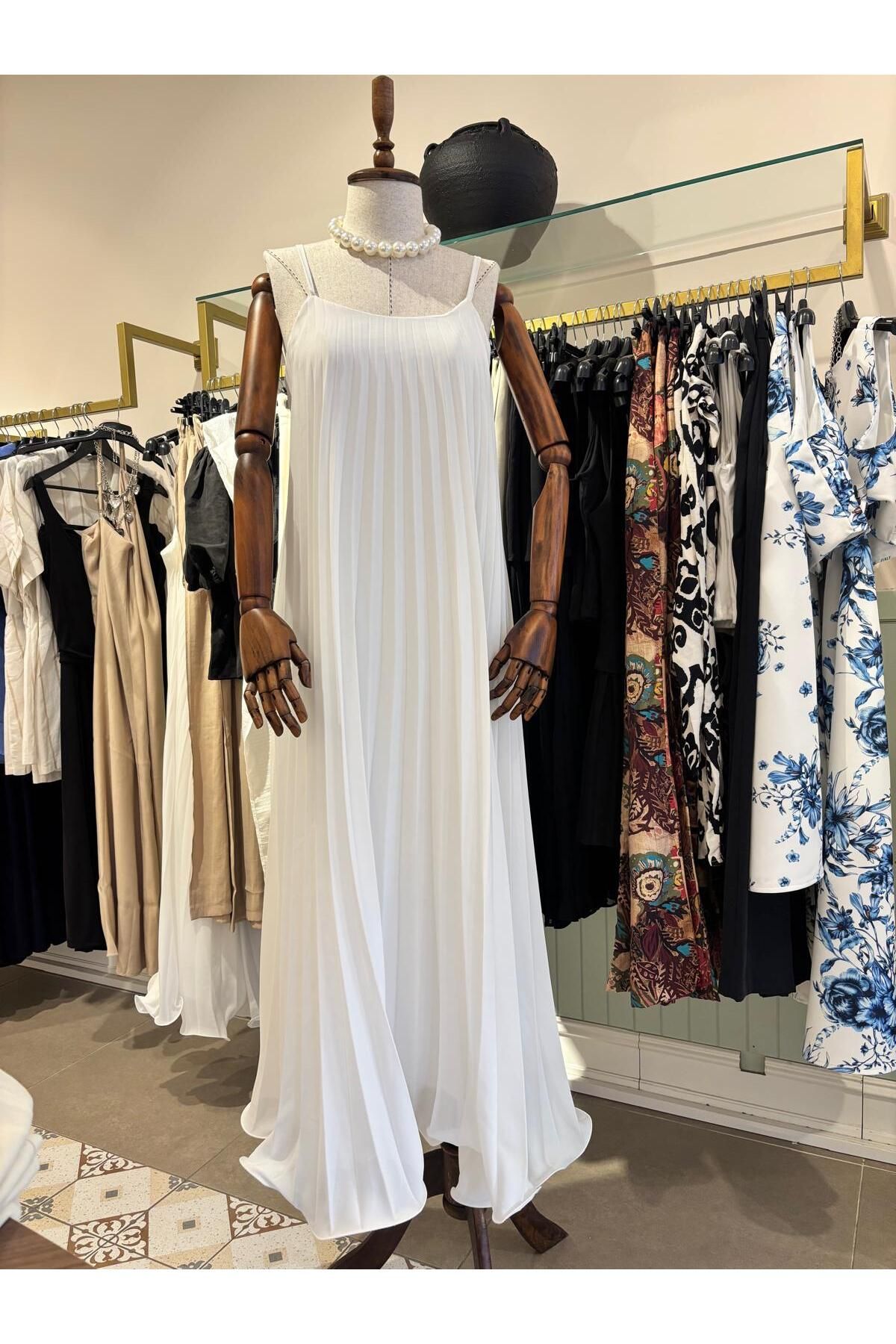The Zest Boutique Zest Boutique Pileli Beyaz Elbise