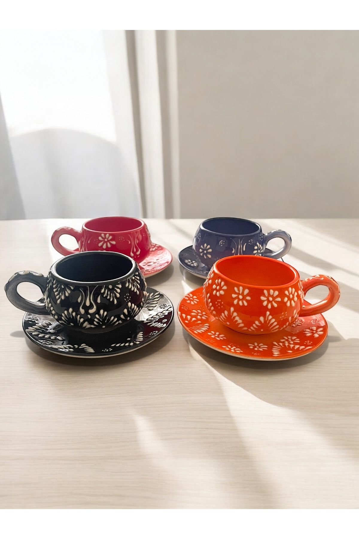 Artistic Quality Dekoratif Şık Tasarım Tamamen El Yapımı Turuncu, Lacivert, Kırmızı ve Siyah 4 Kişilik Kahve Fincanı