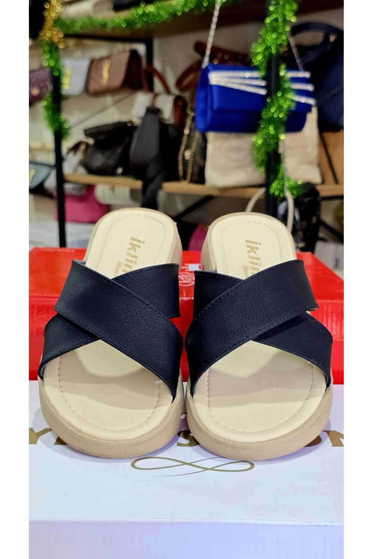 Shoes'n Kadın Siyah Çapraz Düz Taban Terlik