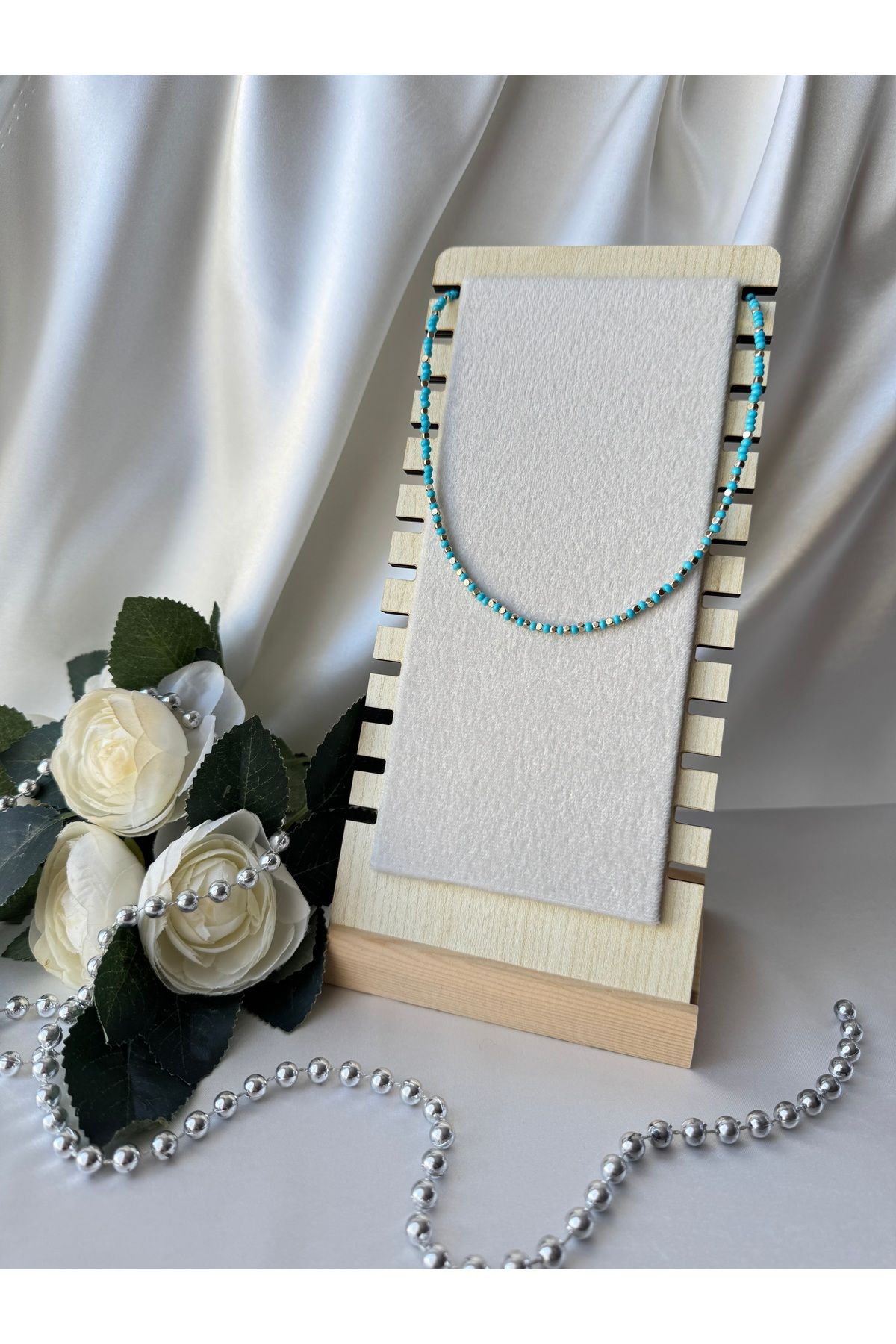 FASHİON JEWELRY Altın Renkli İnce Renkli Boncuklu Bijuteri Kolye
