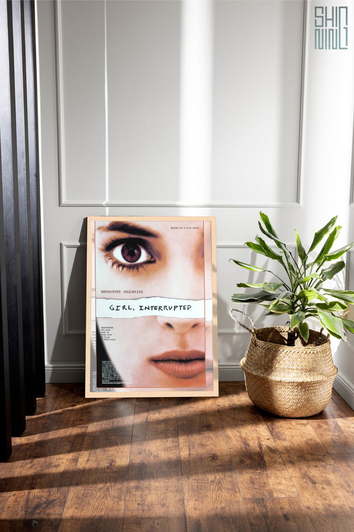 Home Çerçeveli "Girl, Interrupted (1999)" Film Afiş Tablo