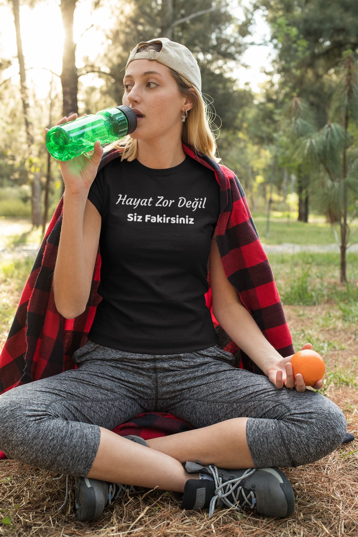 CAPPIE Hayat Zor Değil Siz Fakirsiniz Baskılı Regular Fit Süprem Penye T-shirt