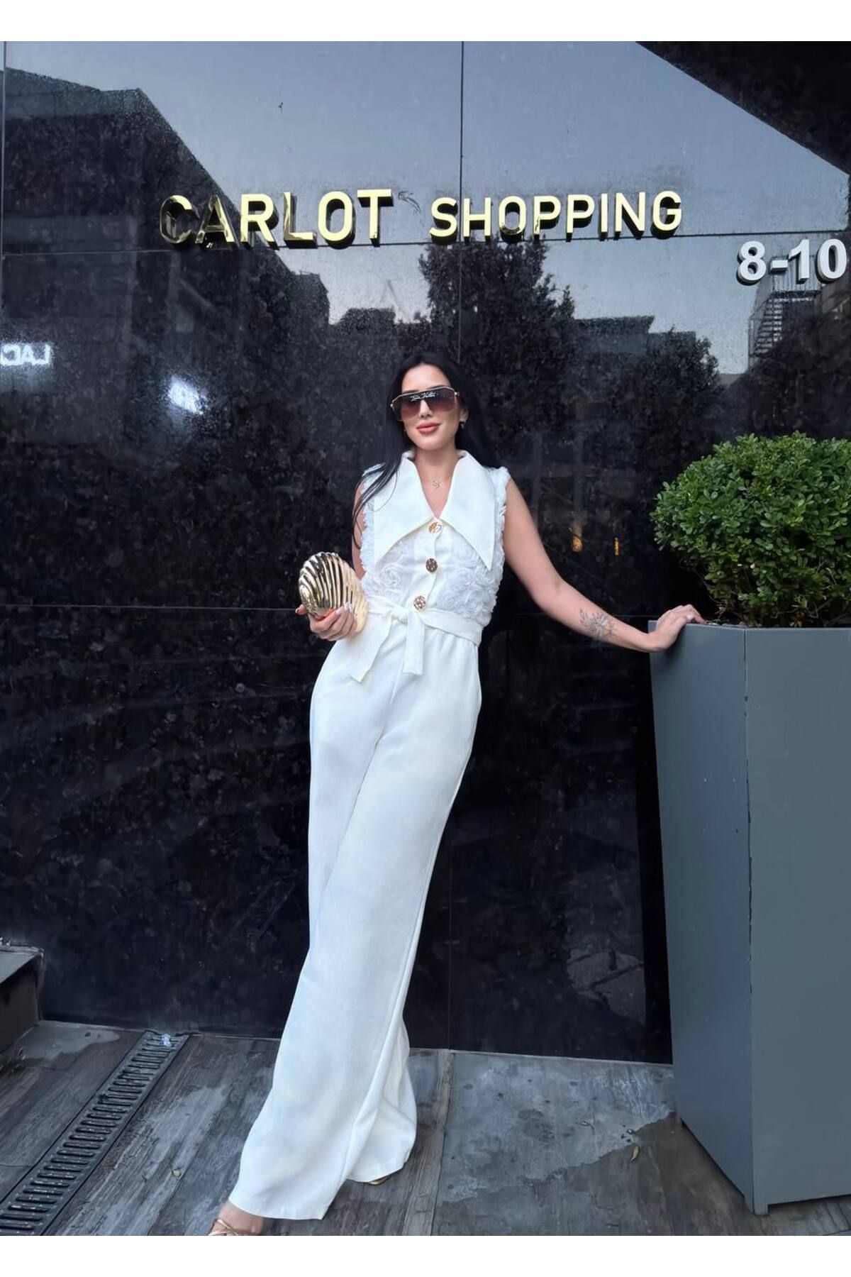 Castivo Fashion Gül Detaylı Geniş Yaka Kolsuz Tulum