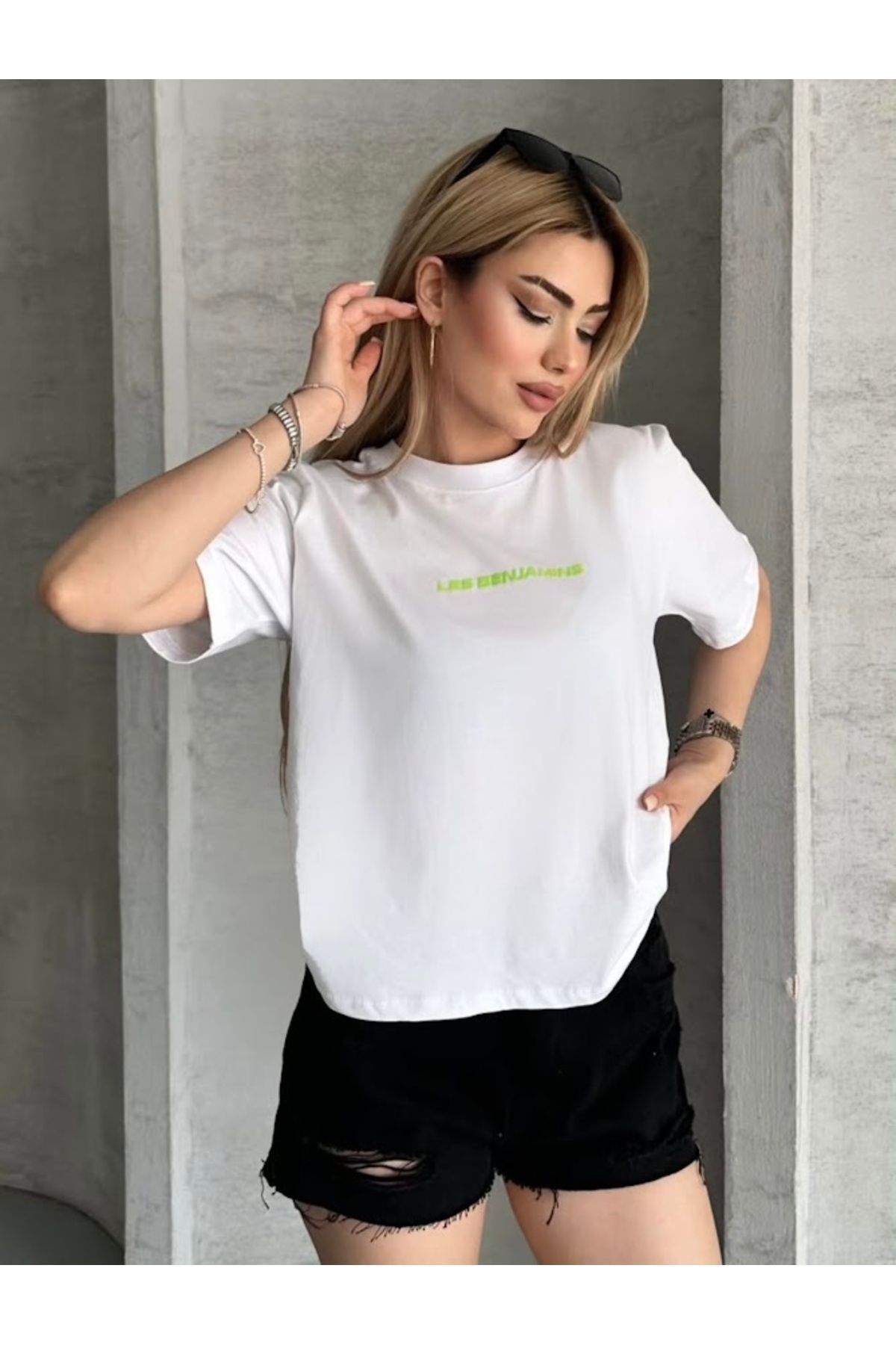 Leila KADIN SIRT BASKILI MİDİ BOY T-SHİRT