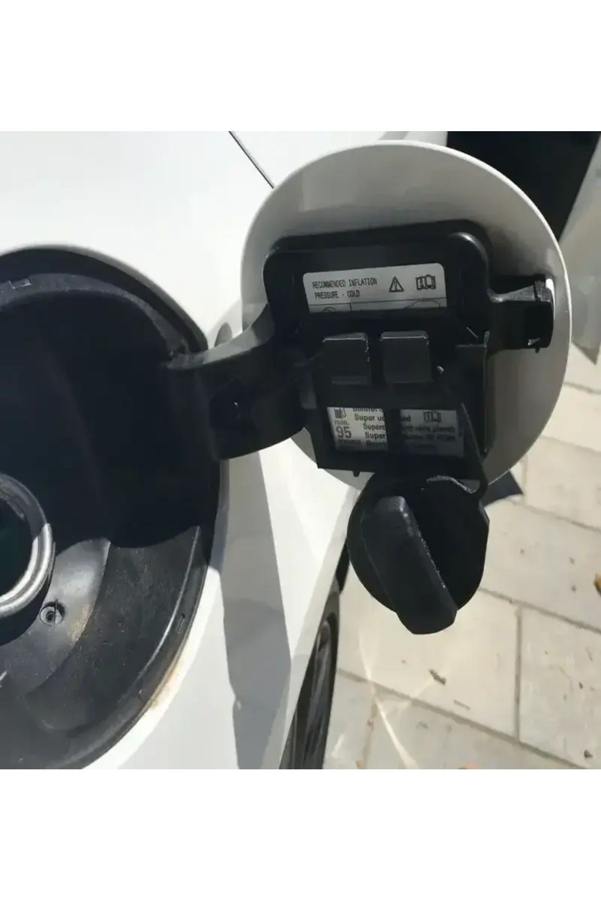 3DLAYERCRAFT Skoda Fabia 3 Yakıt Kapağı Tutucu Sert Plastik Aparat
