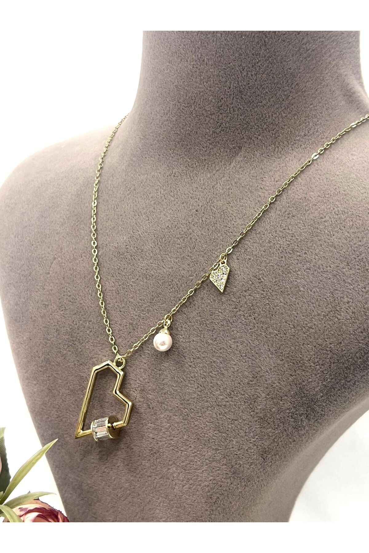 MASAL TAKI&AKSESUAR XUPING Heart Trio Mini Zirkon Taşlı Çelik Kolye (14k Gold 45/49cm) 3x2,5cm