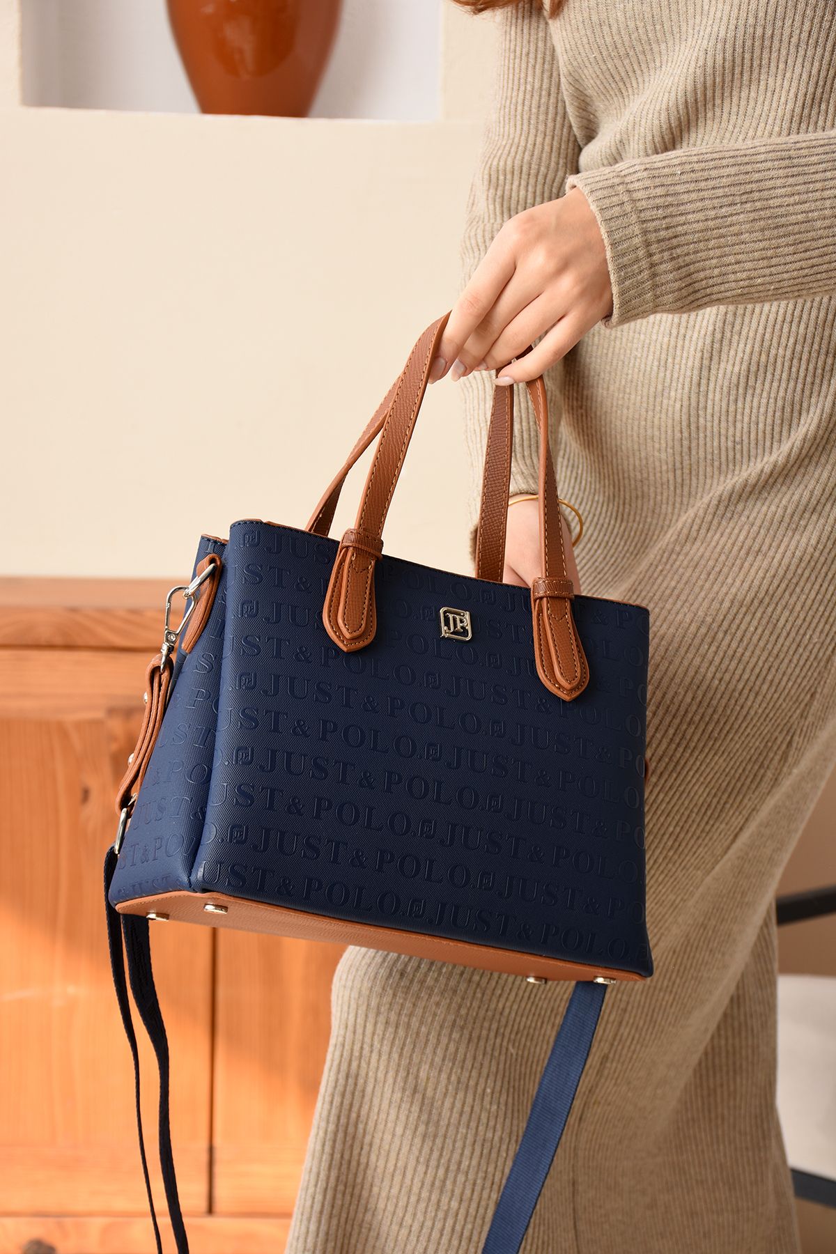 Just Polo Vilma 4113 Gofraj Suni Deri Ayarlanır Askı Kadın El Ve Omuz Çantası (Ebat:En 28 x Boy 20 Cm)
