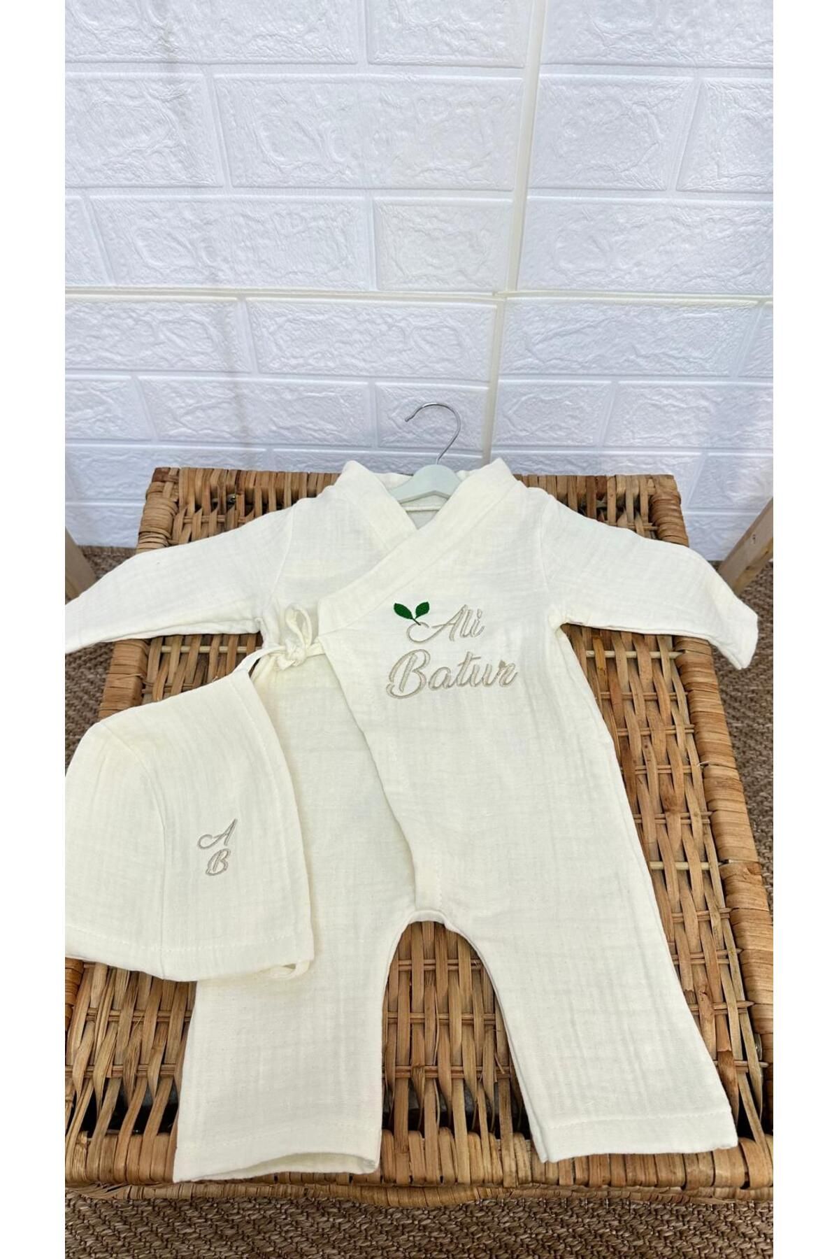 babymotif İsimli 4 Katlı Müslin Yeni Doğan Bebek Tulumu Şapka