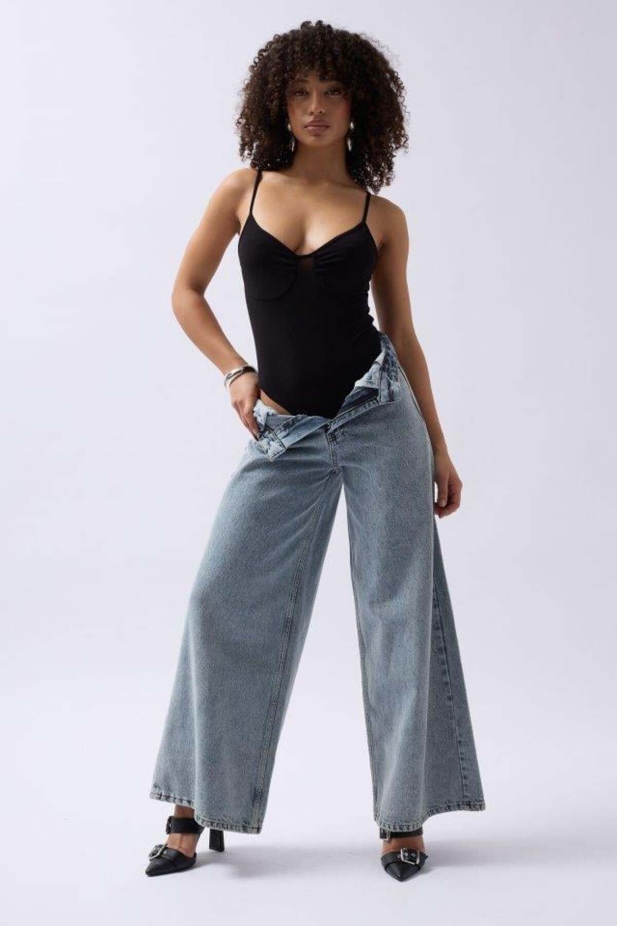 modamtn Önü Büzgülü Askılı Bodysuit