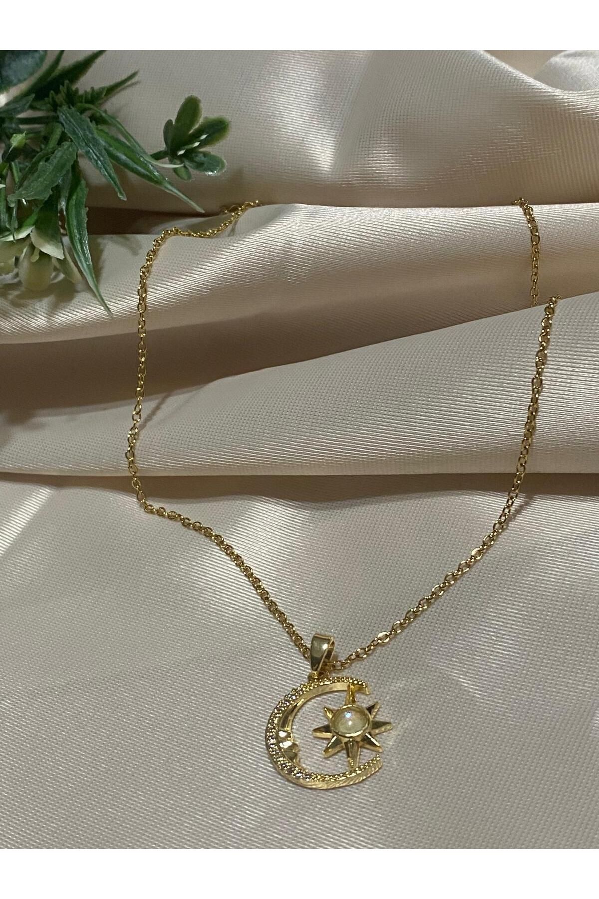 Lila Accessory Gold Renk Çelik kolye