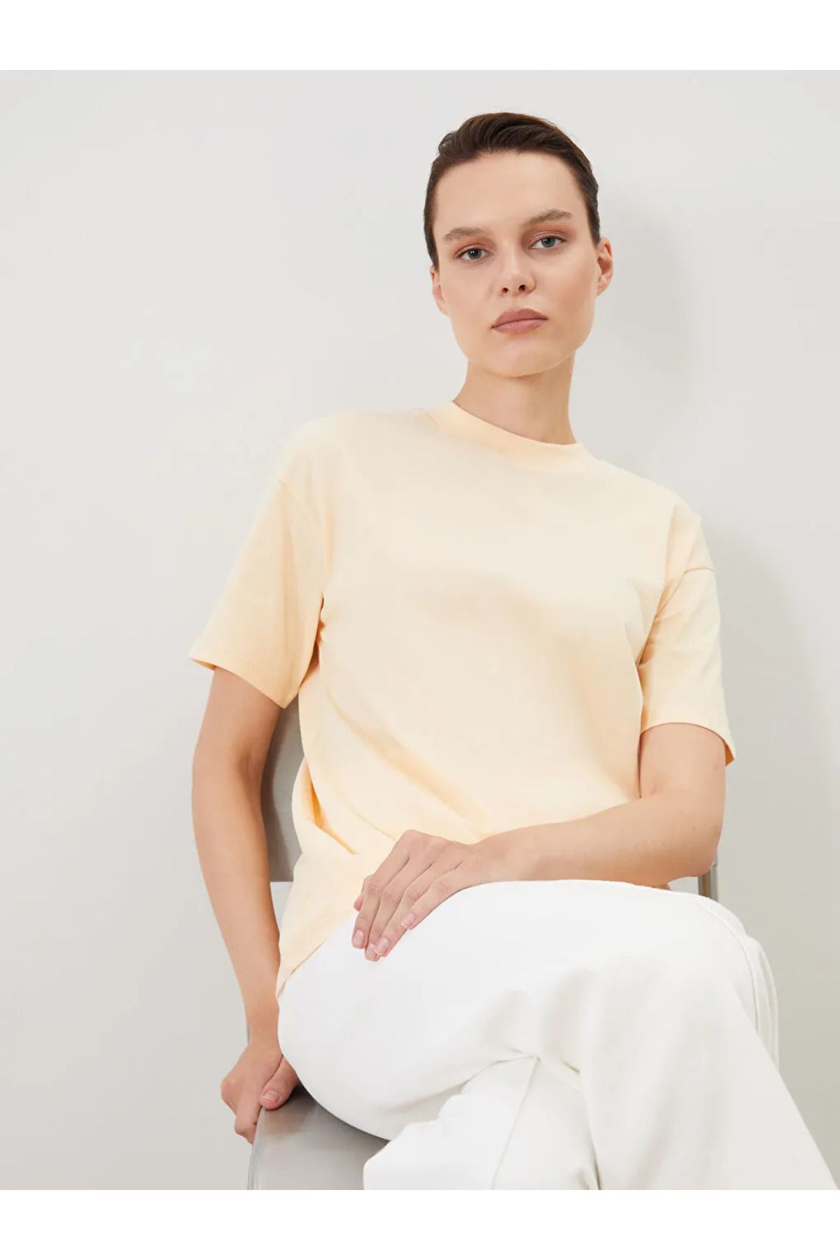 LC Waikiki LCW Modest Mercan Dik Yaka Kadın Tişört