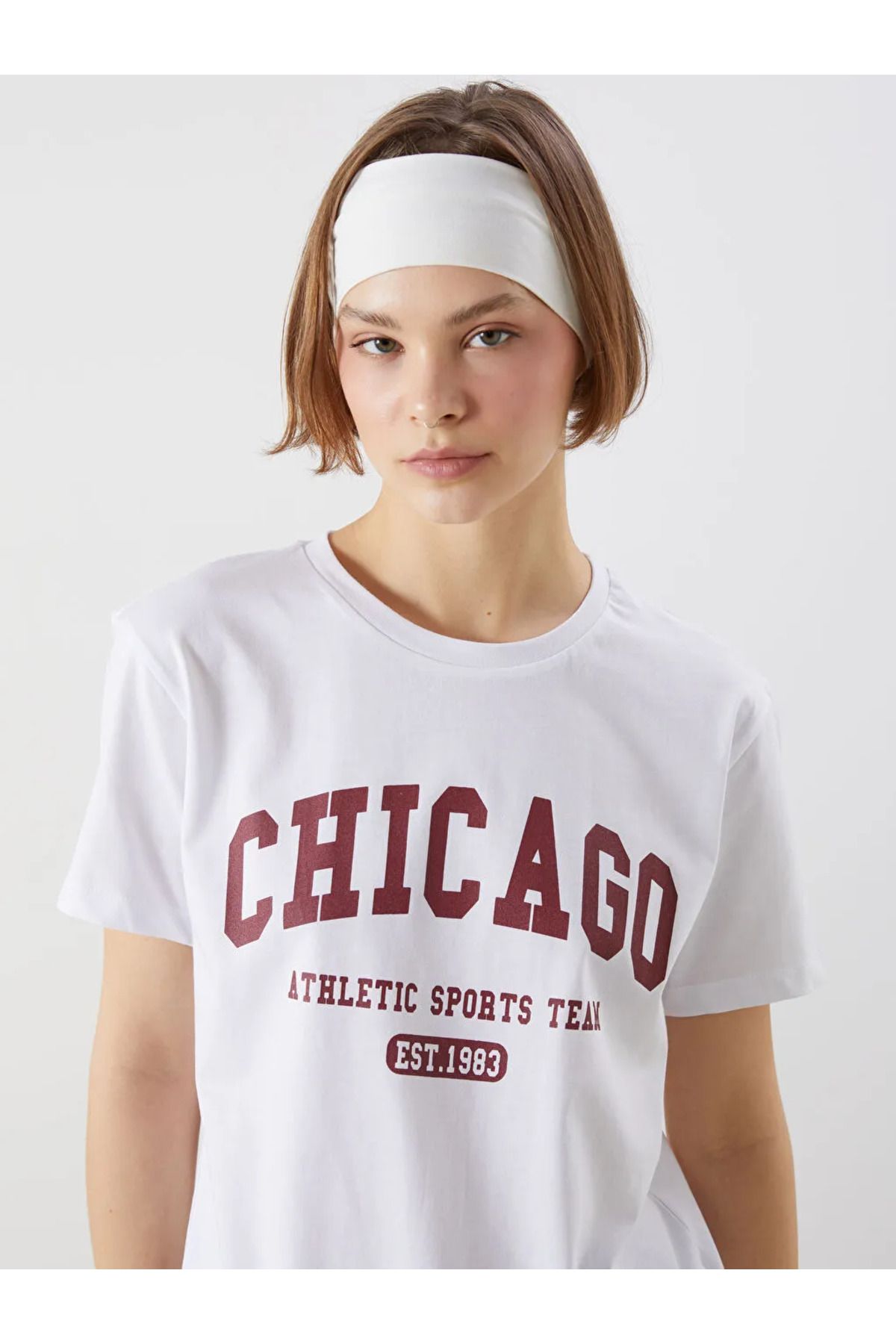 LC Waikiki XSIDE Beyaz Bisiklet Yaka Chicago Baskılı Kadın Tişört