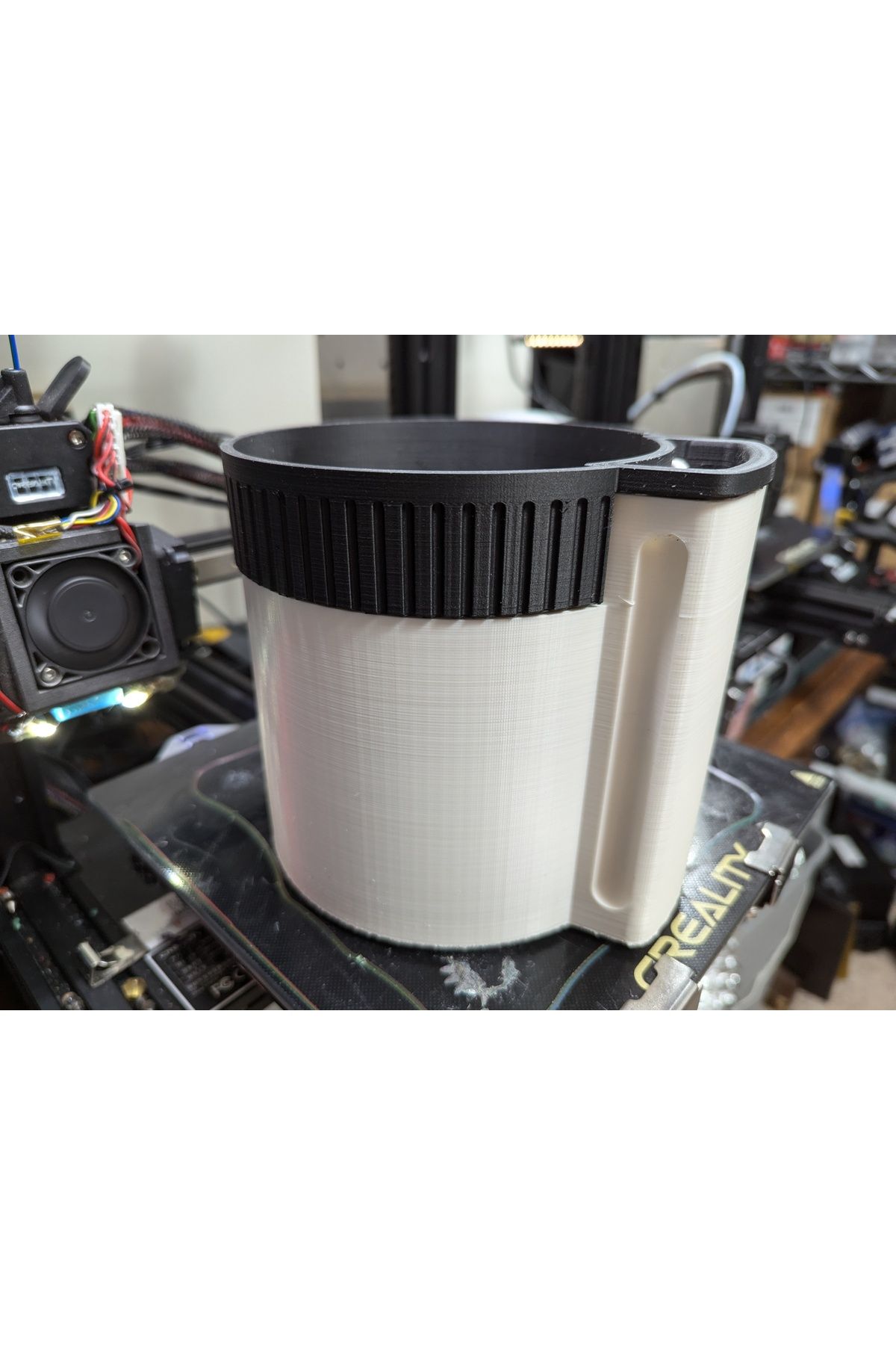 Vision Craft CAD dosyalarıyla kendi kendine sulandıran bitki pot v2