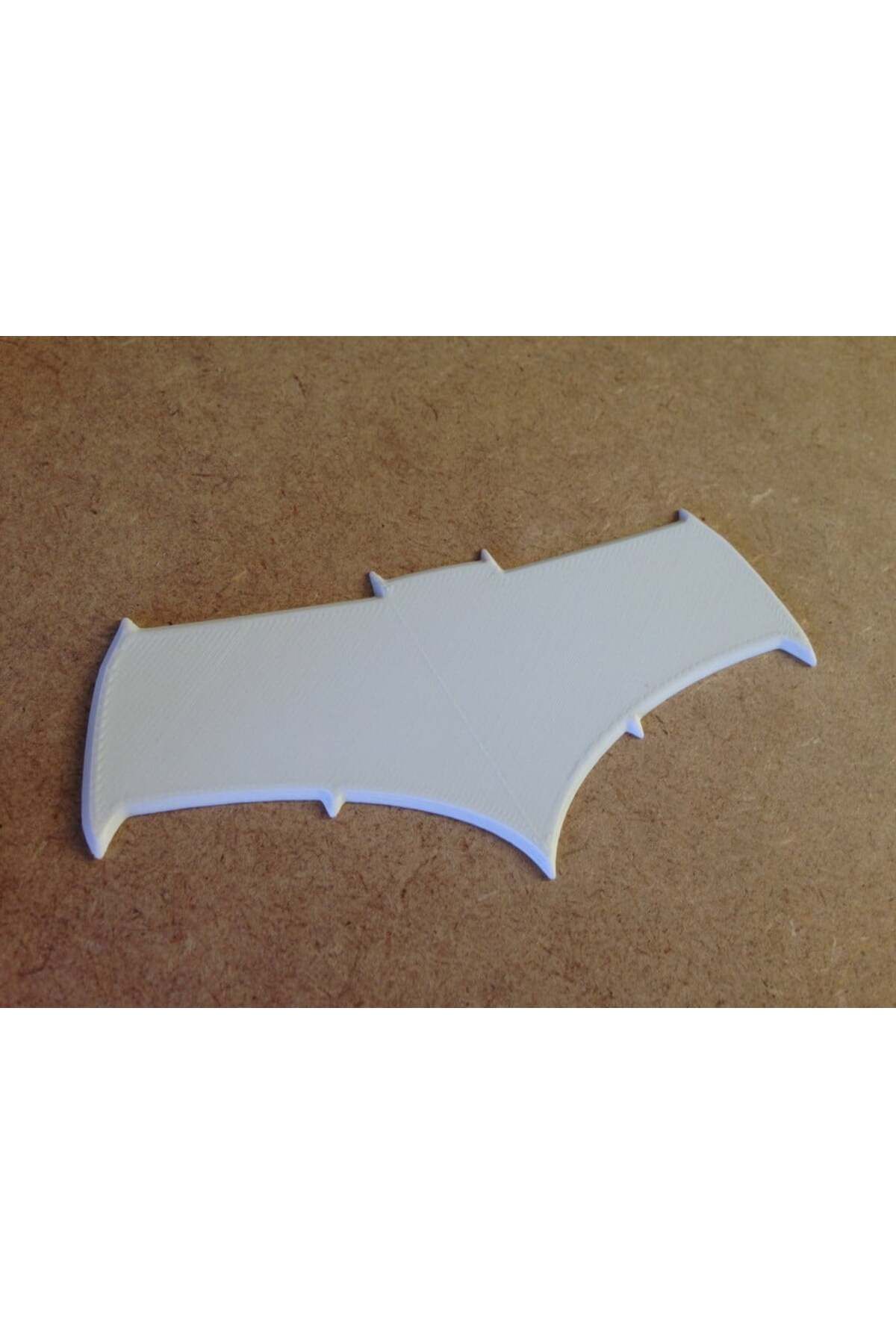 Lucest Batman v Superman - 2016 Batman Logosu Comic Con 2014'te görüldüğü gibi (Plastik Aparattır!!!)