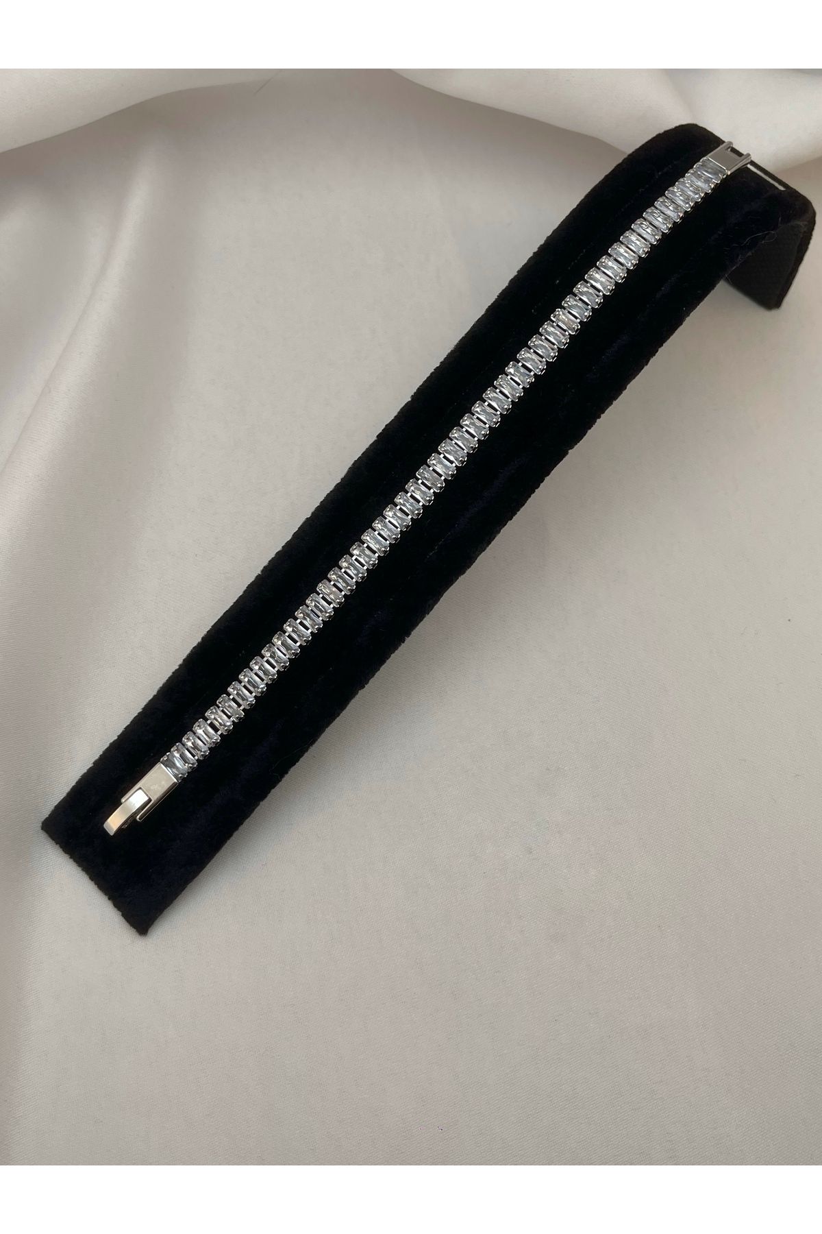 Butik Çelik - Zirkon Taşlı Su Yolu Bileklik - Gümüş Renk