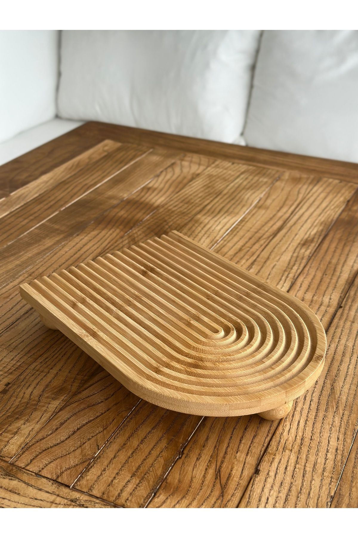 Decamor home Bambu Ahşap Yuvarlak Ayaklı Sunumluk 20 cm x 28 cm