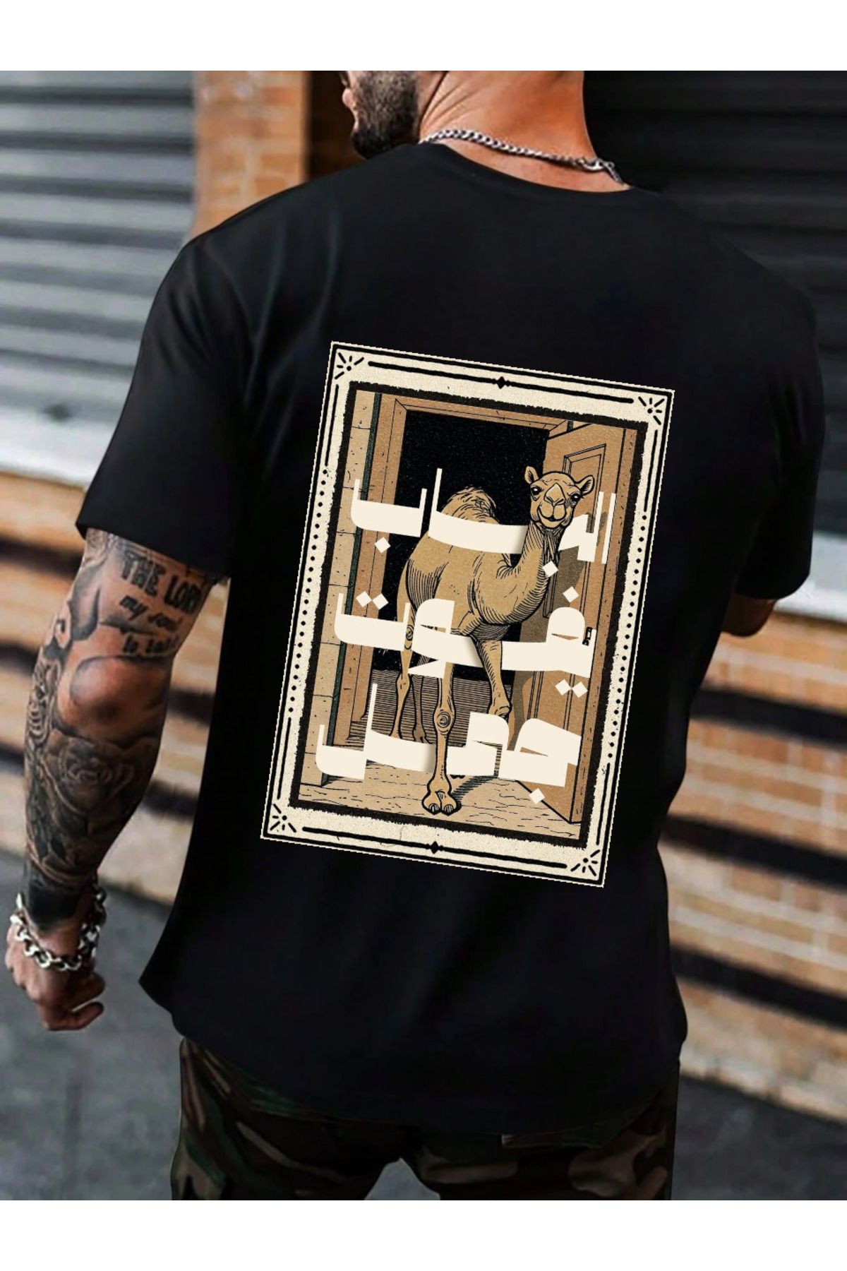 ELNOYA Unisex Pamuklu Siyah Oversize "Deve" Baskılı Bisiklet Yaka Rahat T-shirt