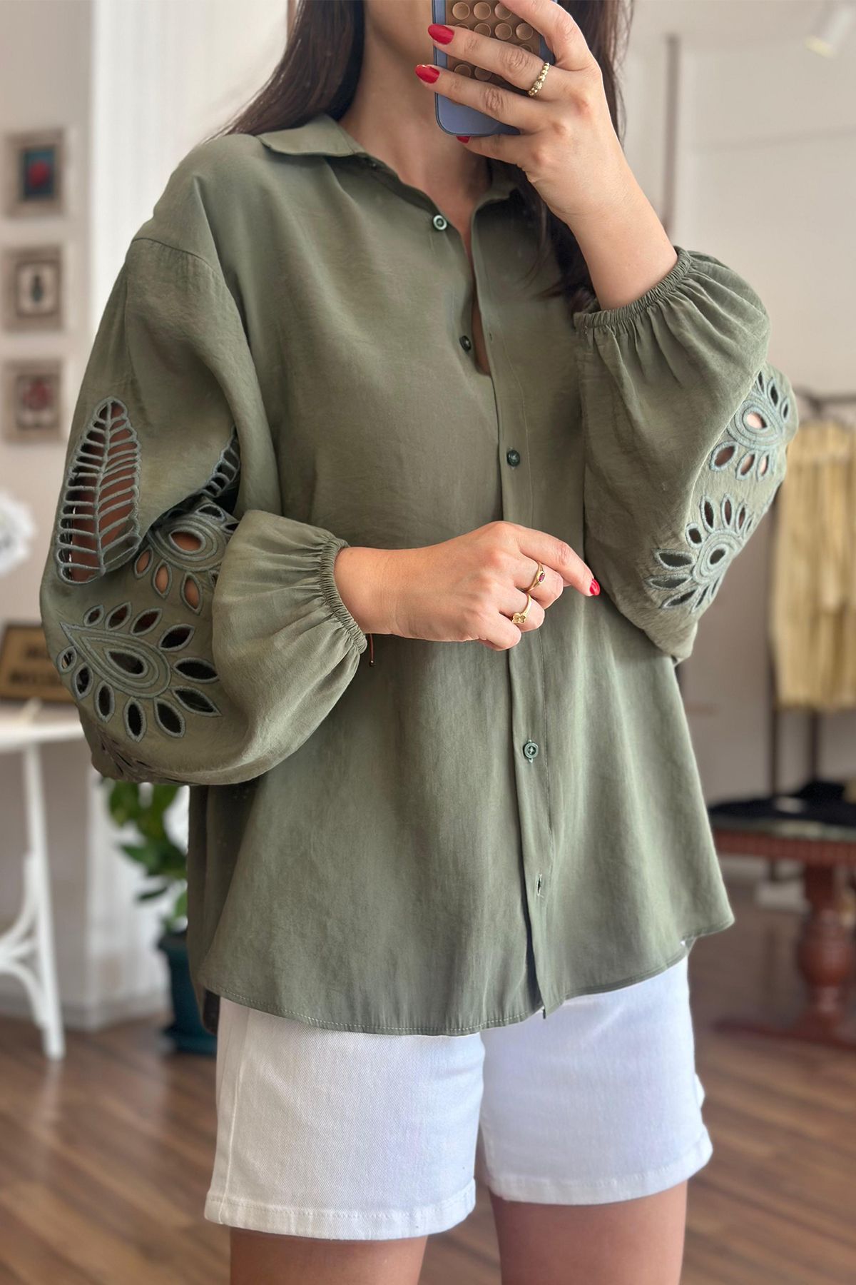 Unique Boutique Haki Nakışlı Oversize Gömlek