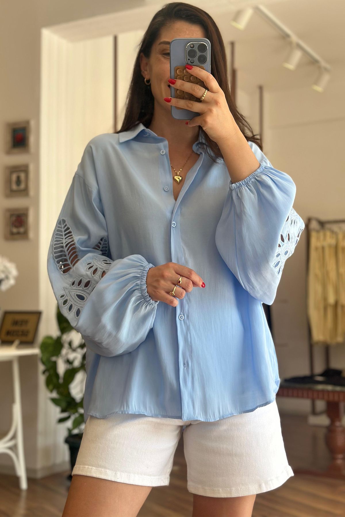 Unique Boutique Mavi Nakışlı Oversize Gömlek